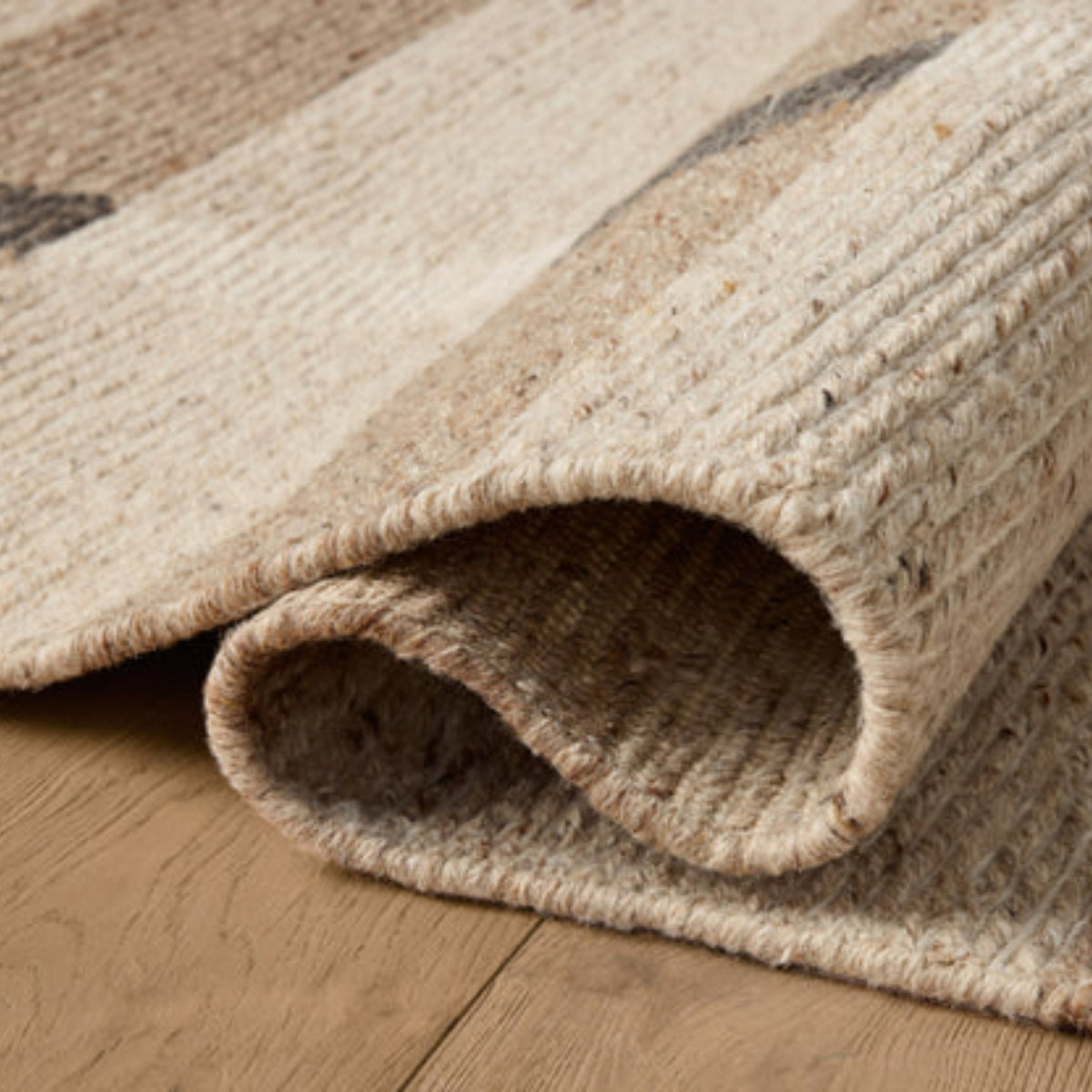 Tapis Perry JM Natural de Loloi