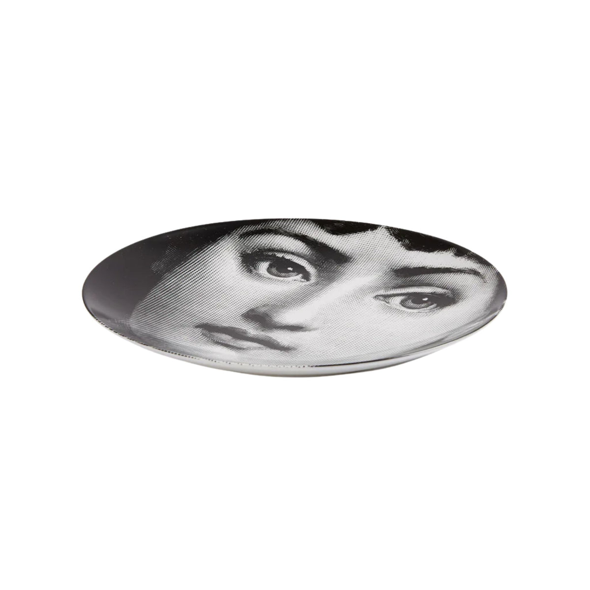 Assiette murale Fornasetti Tema e Variazioni n.1 de Fornasetti | Maison Territo