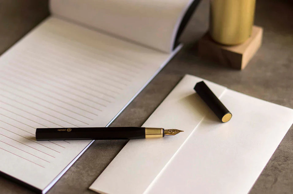 YStudio : Art de l’écriture minimaliste et intemporel