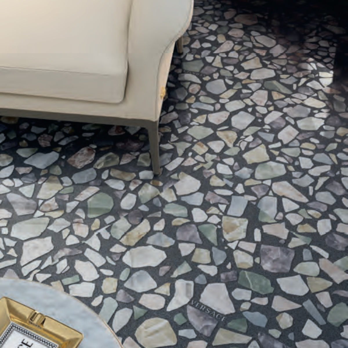 Céramique Dark Shards Collection Gemstone de Versace Ceramics