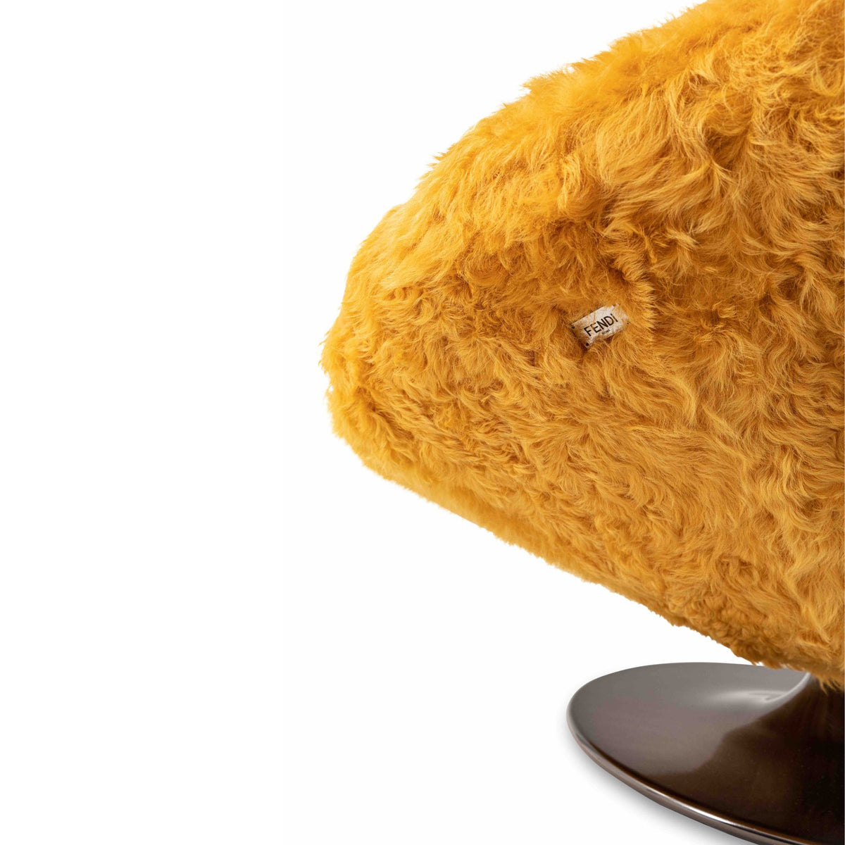 Fauteuil pivotant Groove & Groovy de Fendi Casa