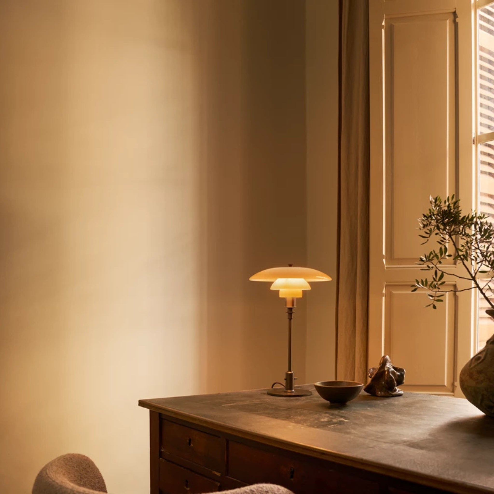 Lampe de table PH 3/2 en laiton vieilli de Fendi Casa