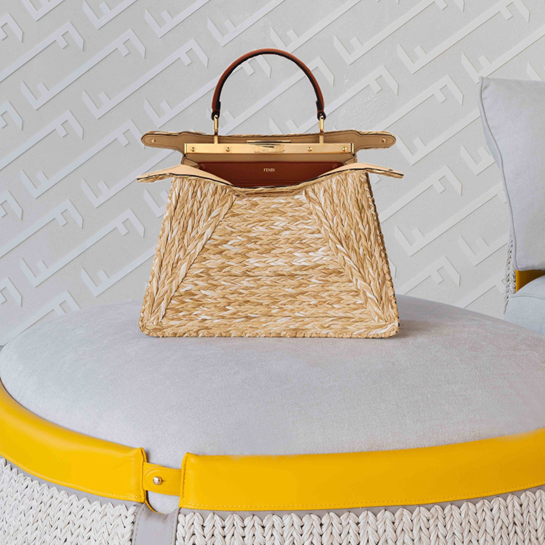 Fauteuil Peekasit Miami Edition de Fendi Casa