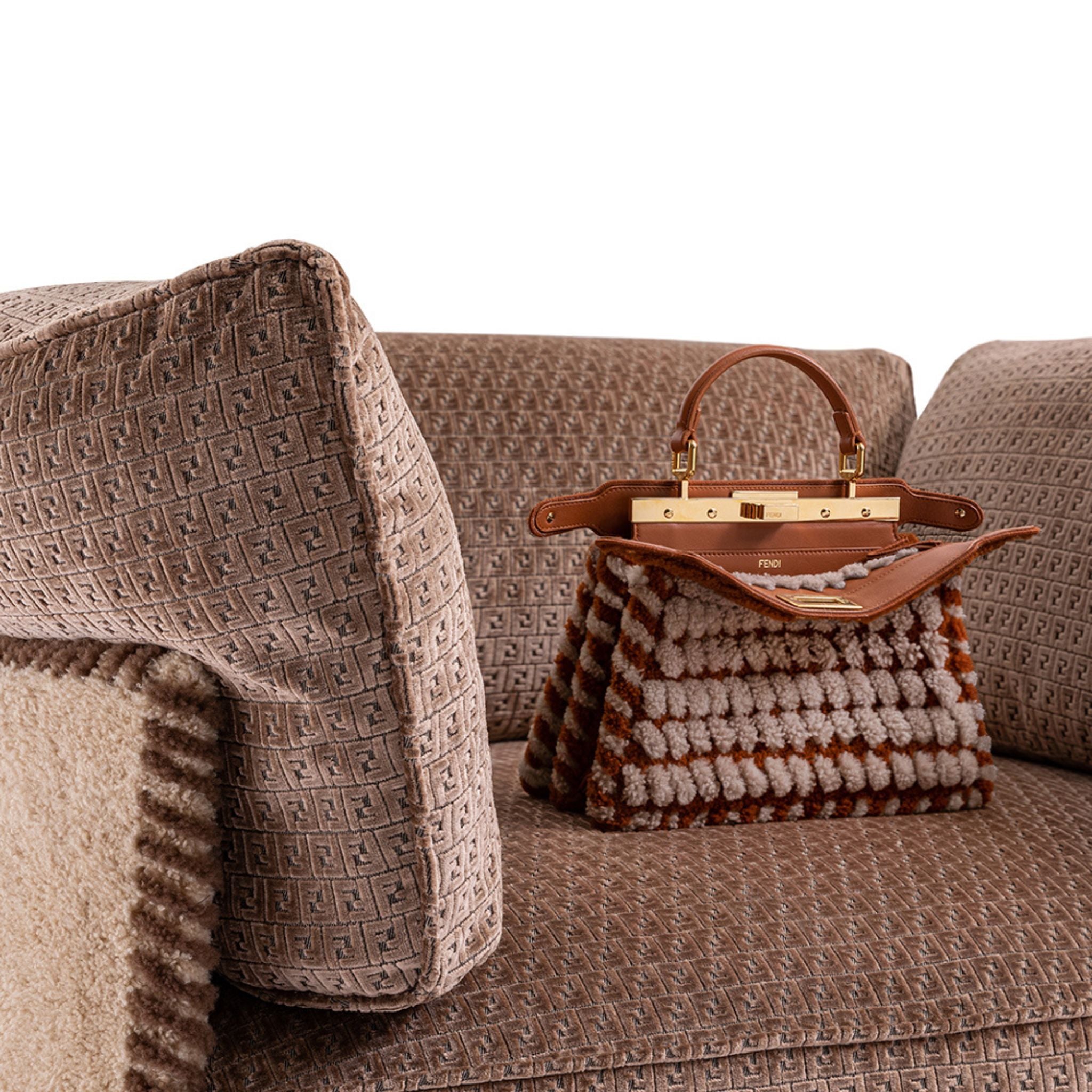 Fauteuil Peekasit Shanghai Edition de Fendi Casa