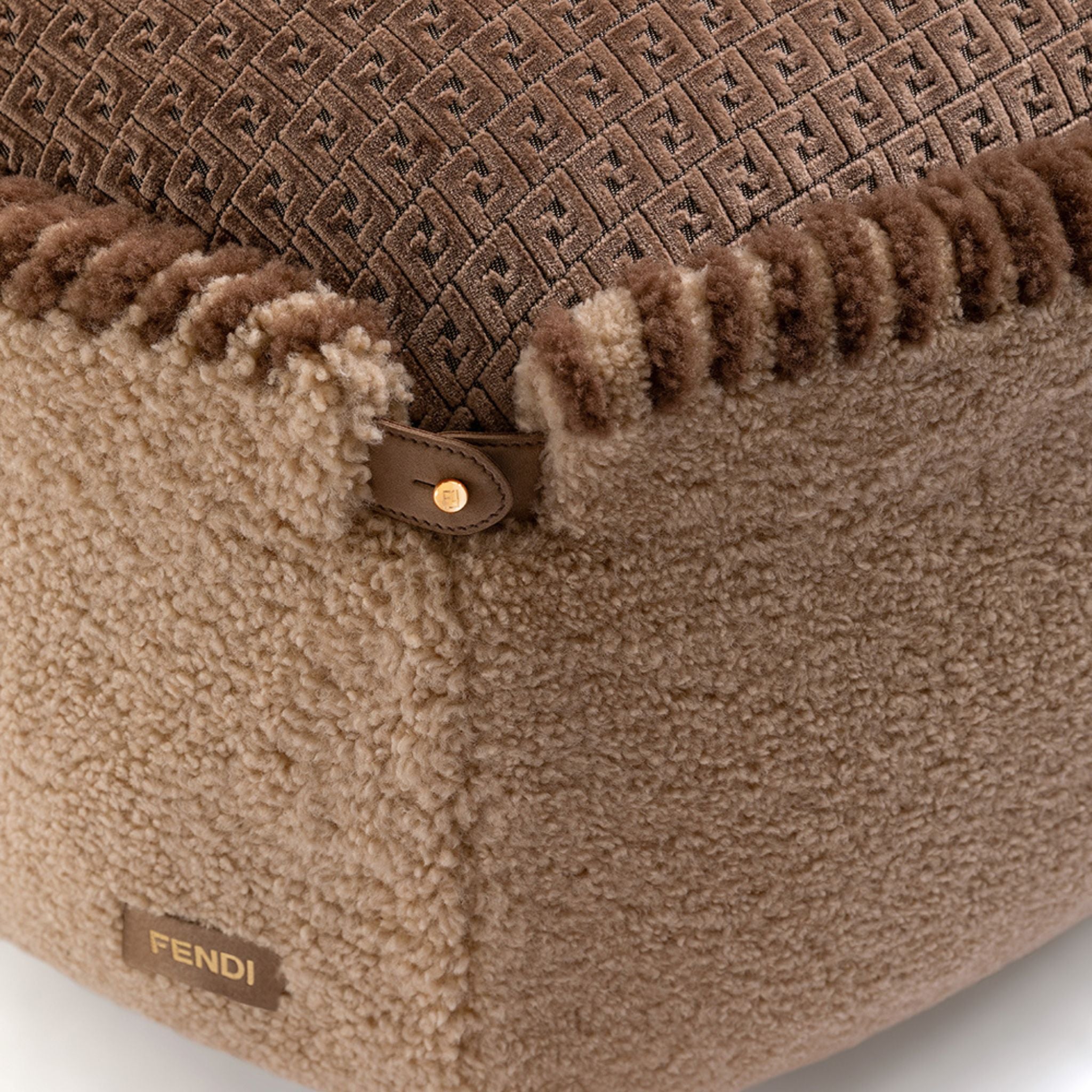 Fauteuil Peekasit Shanghai Edition de Fendi Casa