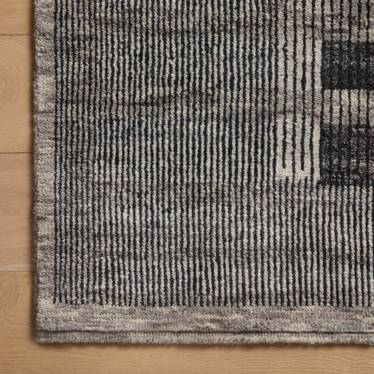 Tapis Scout Charcoal de Loloi