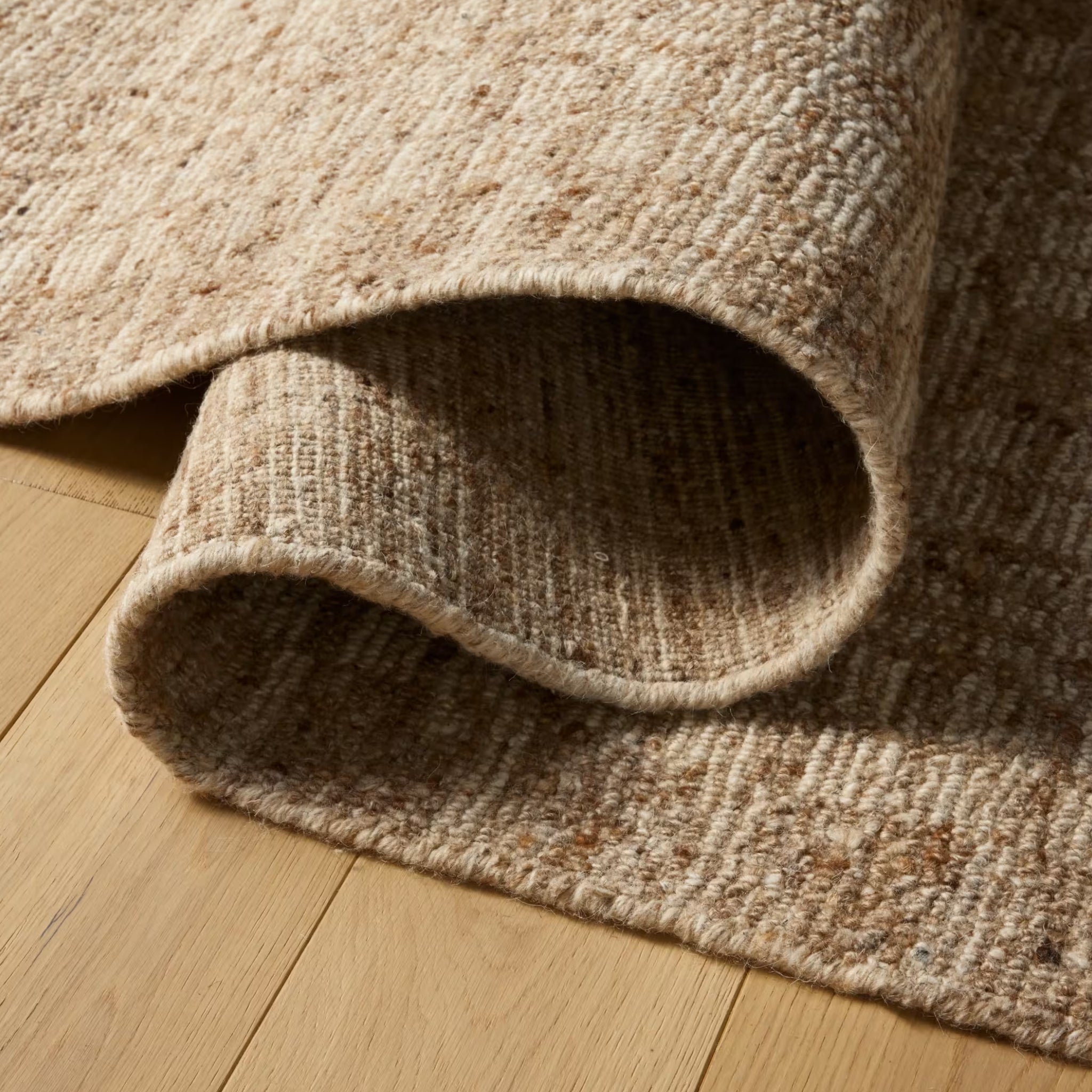 Tapis Akari de Joon Loloi