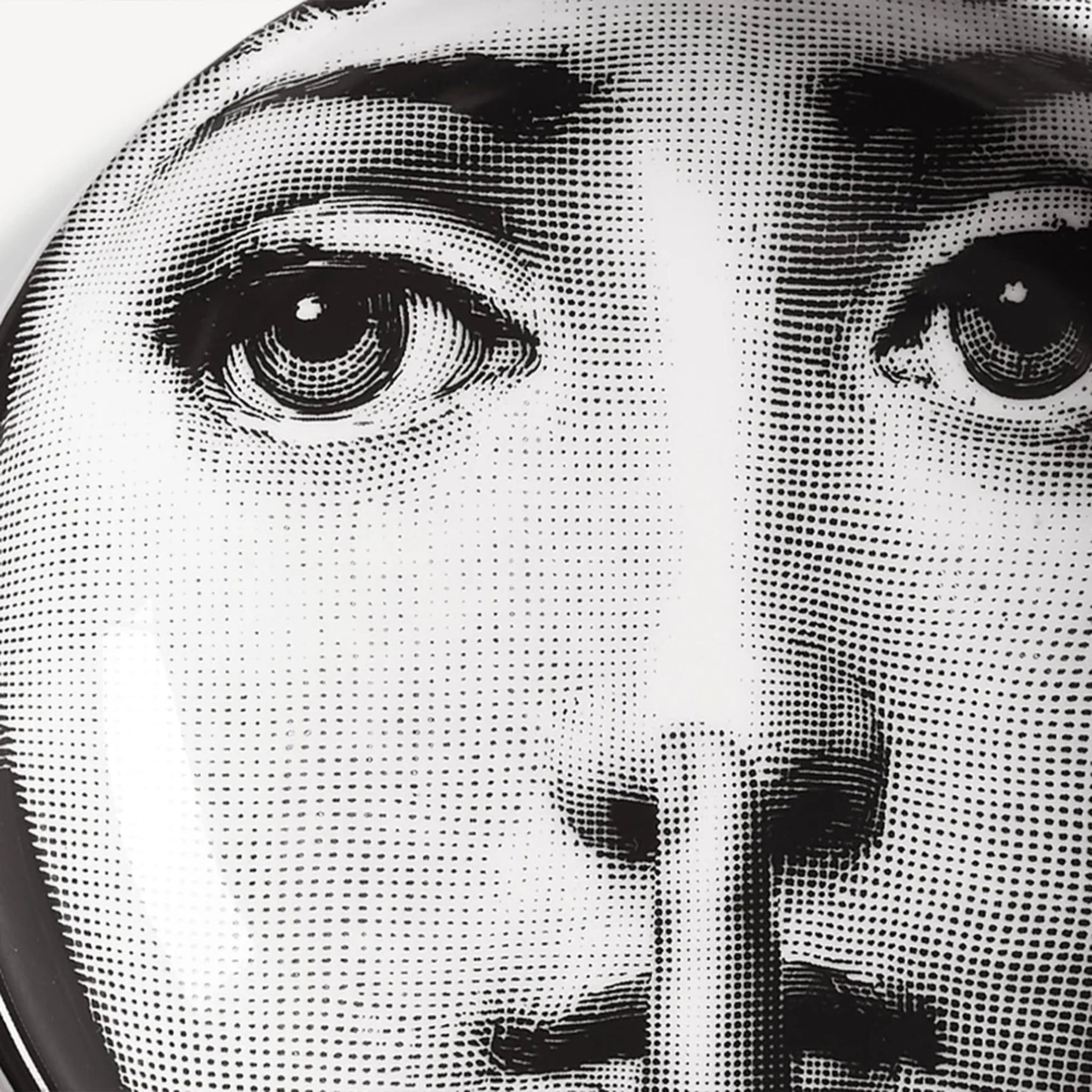 Cendrier Fornasetti Tema e Variazioni n.334 de Fornasetti | Maison Territo