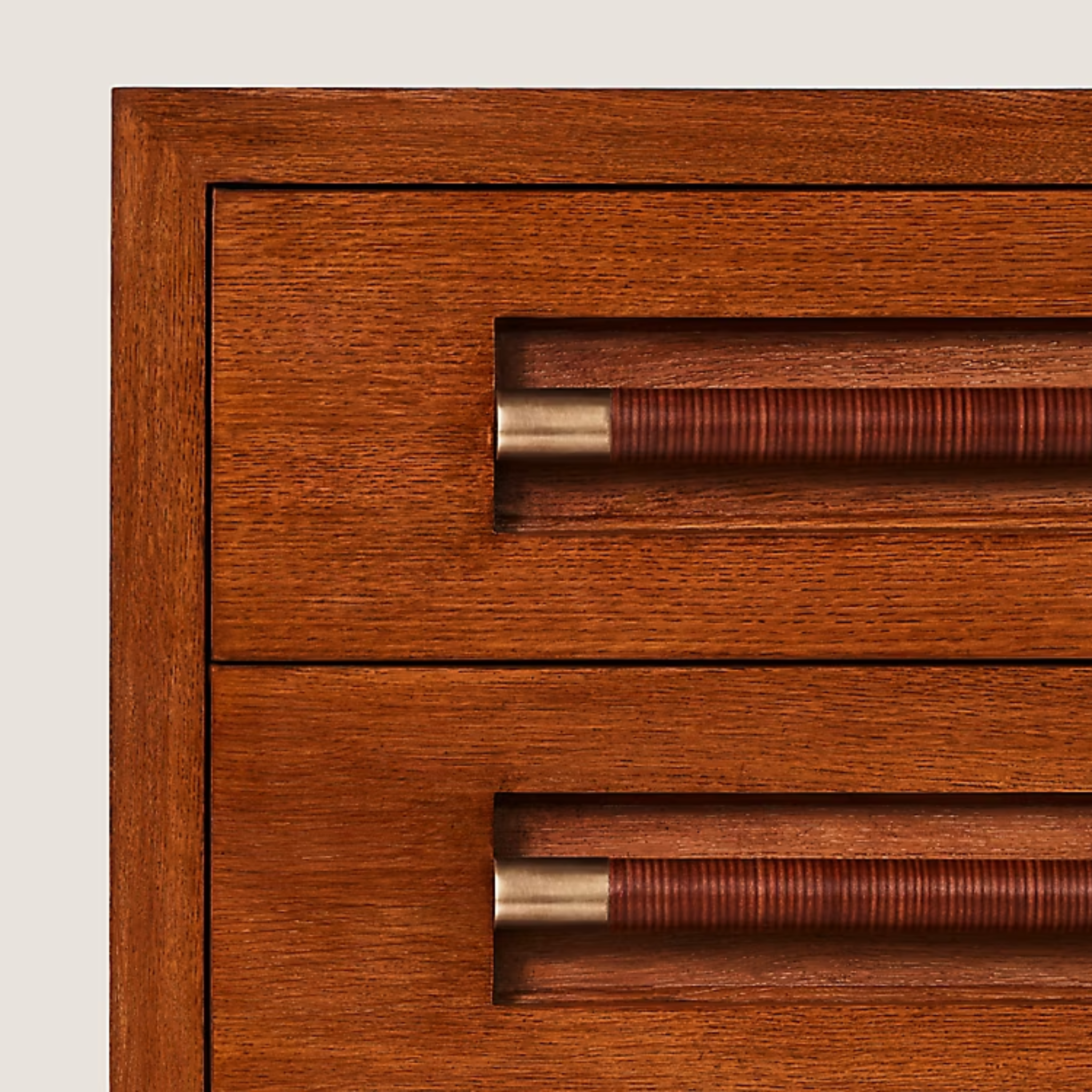 Table de chevet Milbank 3 tiroirs de Ralph Lauren