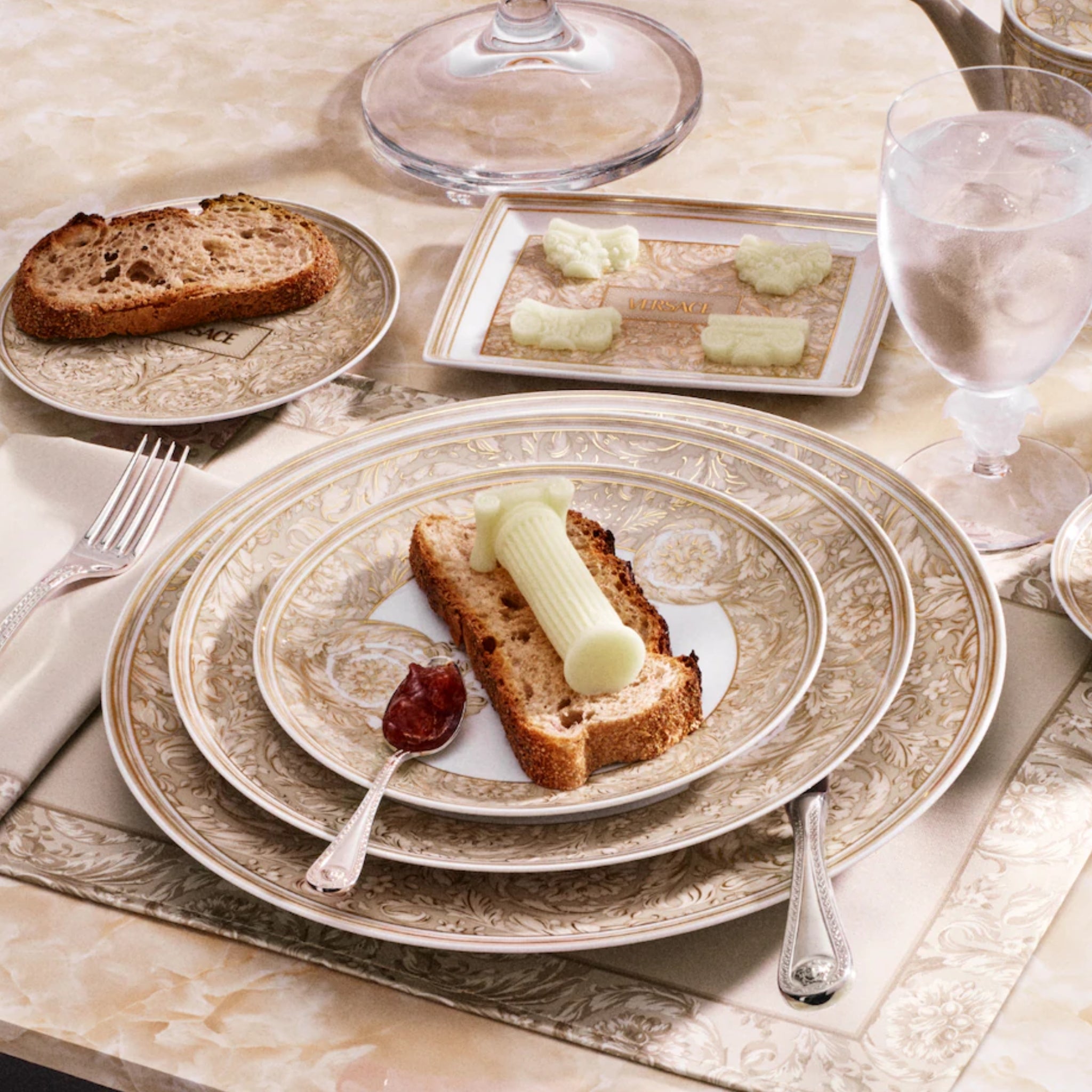 Assiette creuse Barocco beige de Versace Home