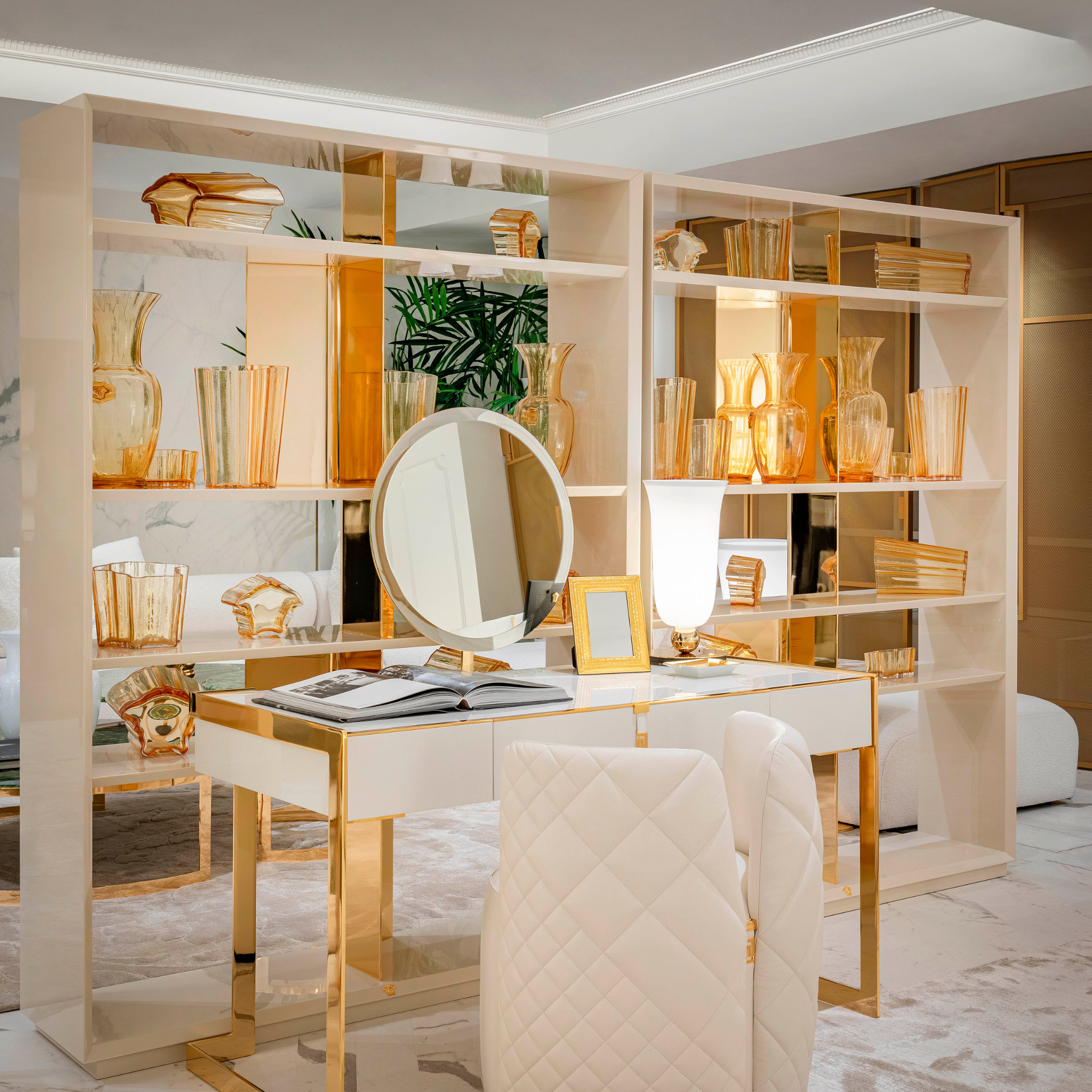 Bibliothèque La Greca de Versace home