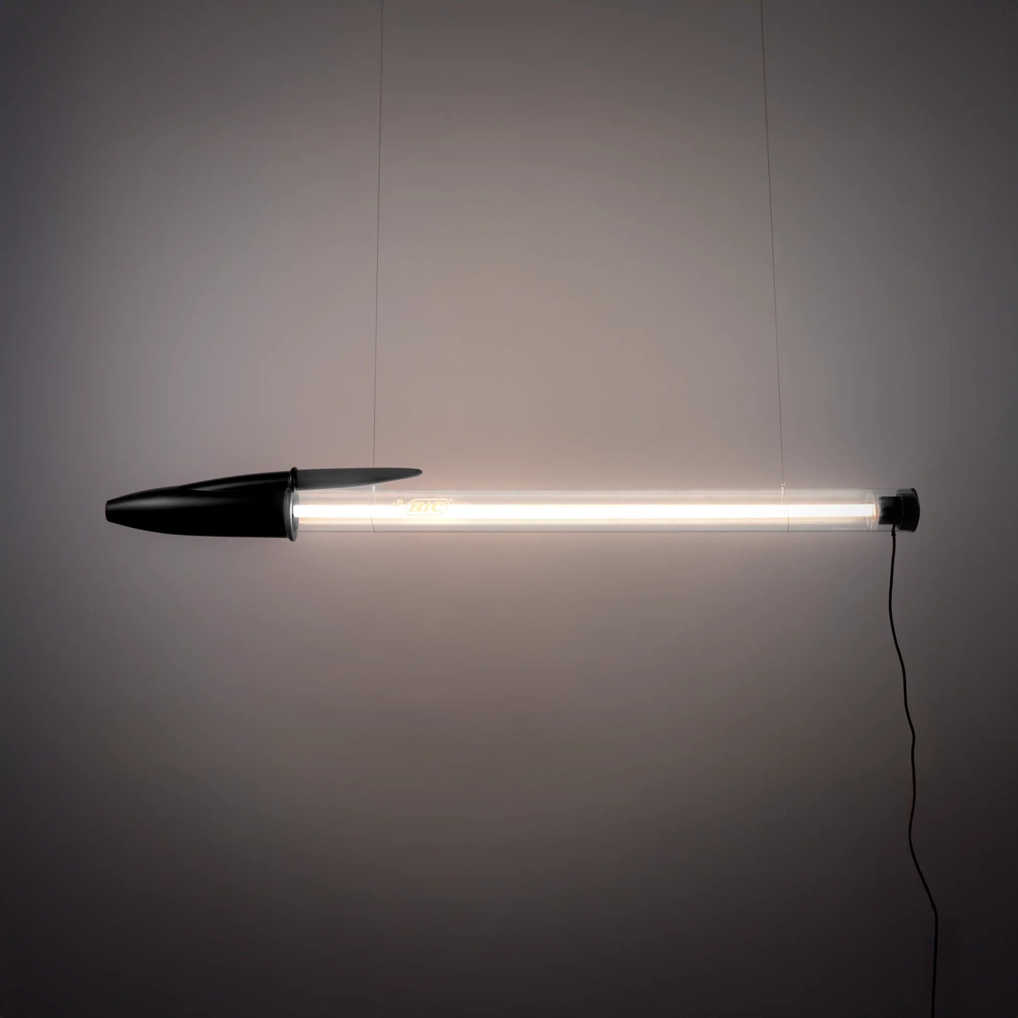 Lampe BIC noire de Seletti