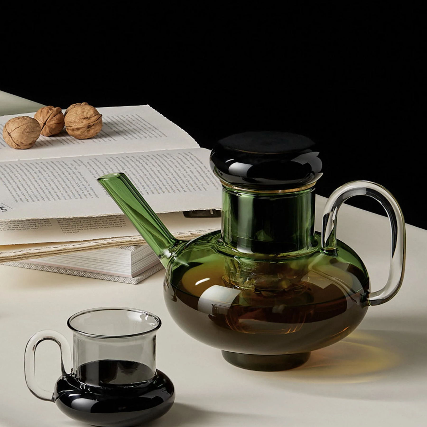 Théière Bump en verre de Tom Dixon | Maison Territo