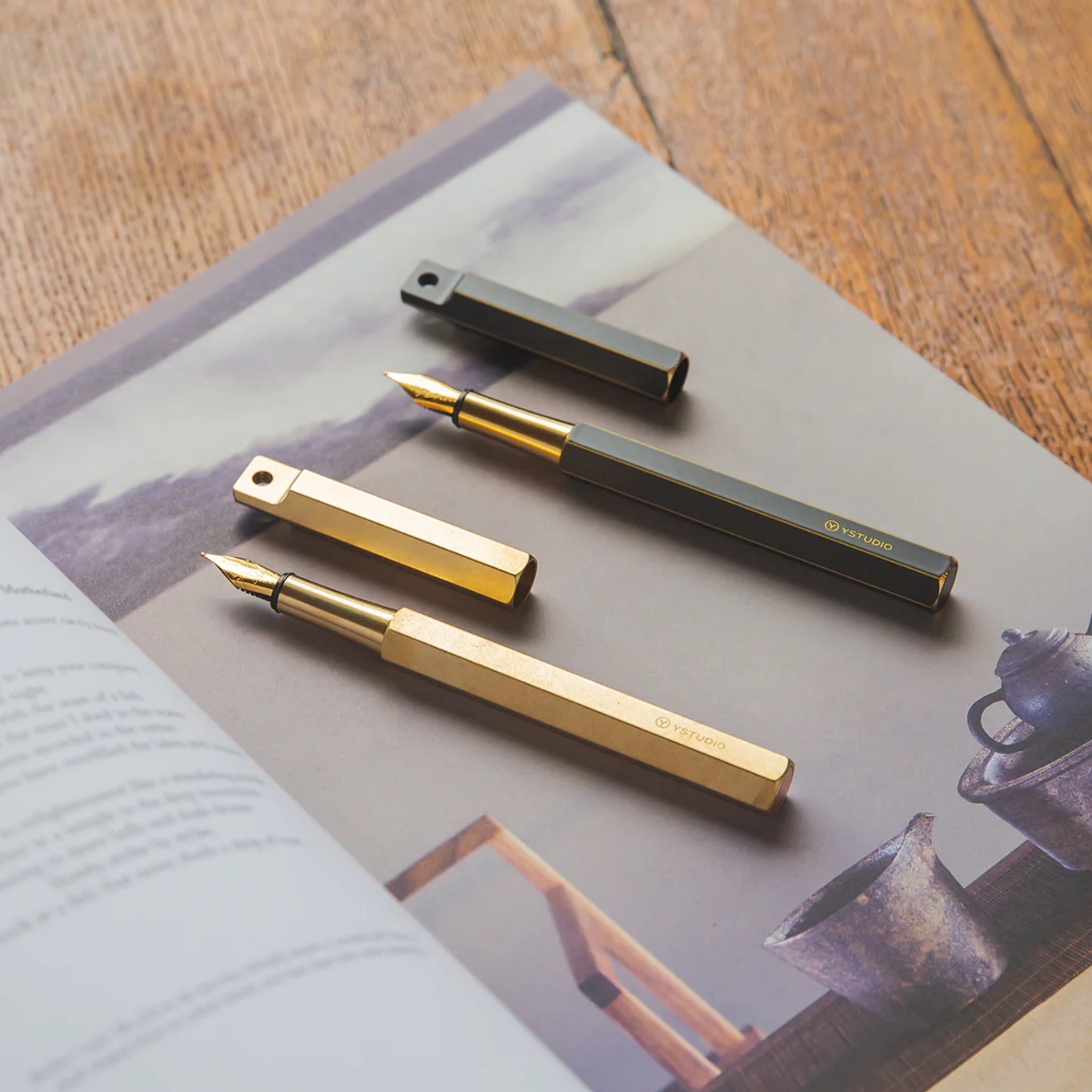 Stylo-plume portable Classic Revolve - Brass de YStudio