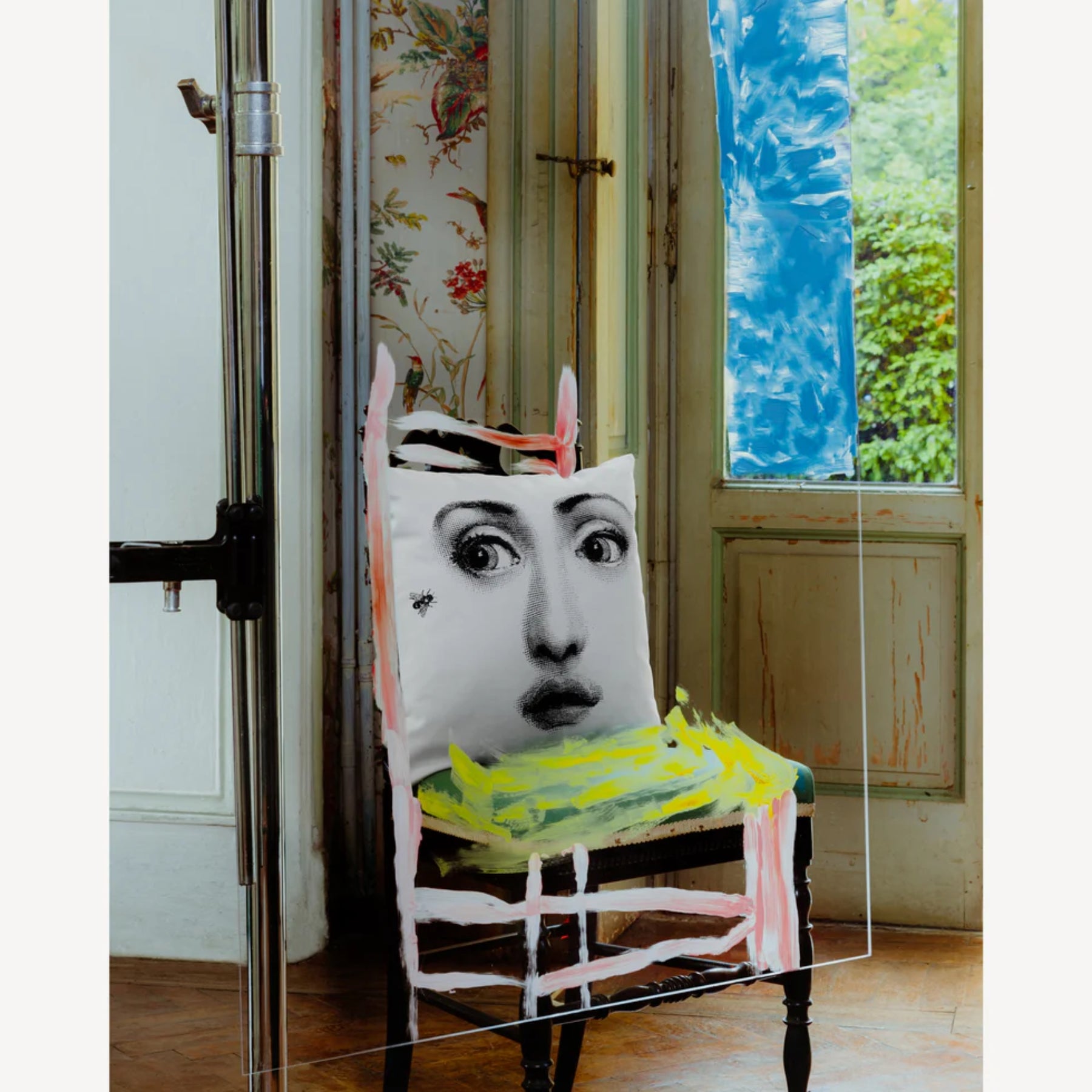 Coussin Fornasetti Ape – Tema e Variazioni de Fornasetti | Maison Territo