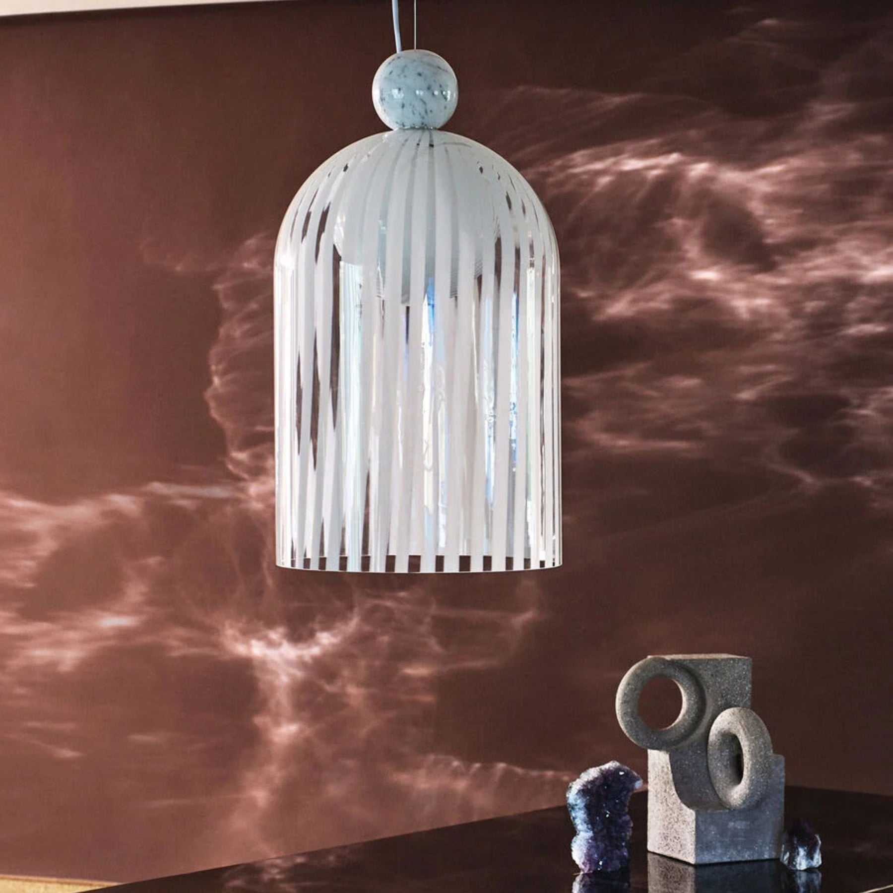 Luminaire suspendu longue Dame Filigrana Meridian de Fendi Casa