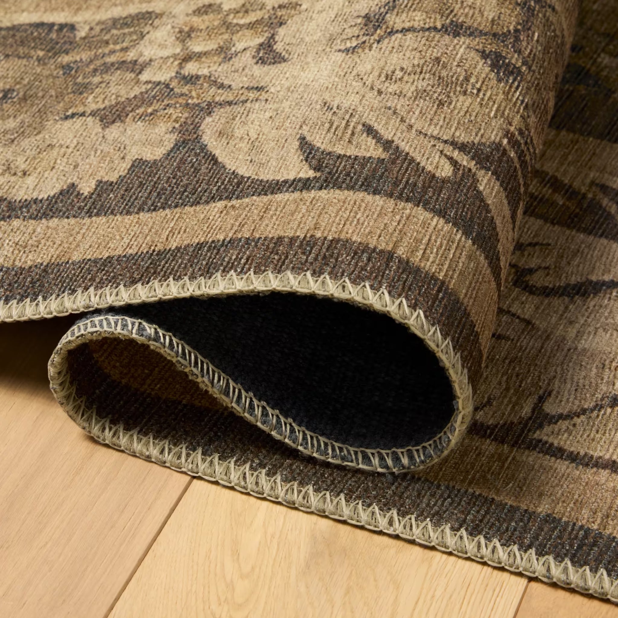 Tapis Hollyhock de Joon Loloi