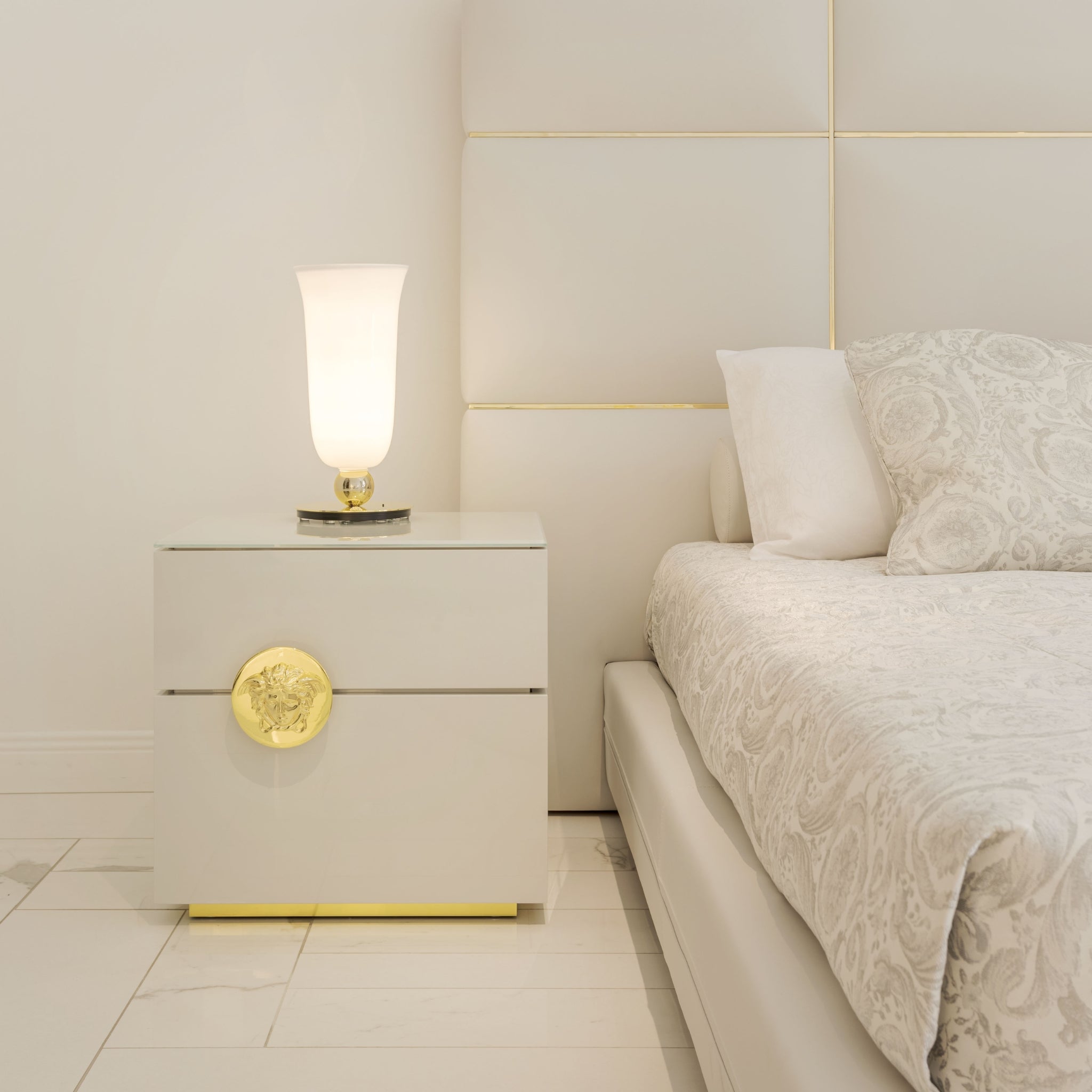 Table de chevet Iconic de Versace Home