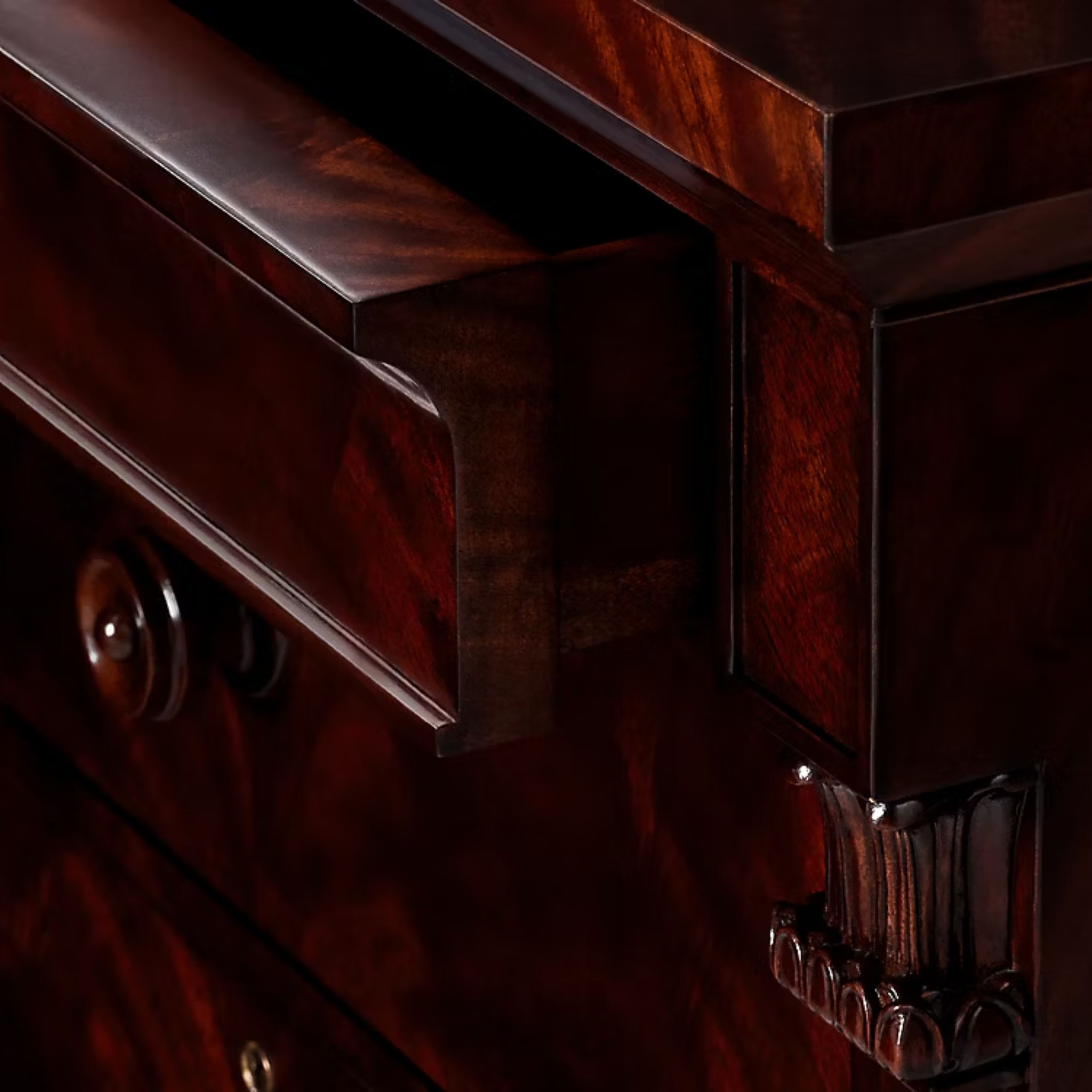 Table de chevet Milbank 3 tiroirs de Ralph Lauren