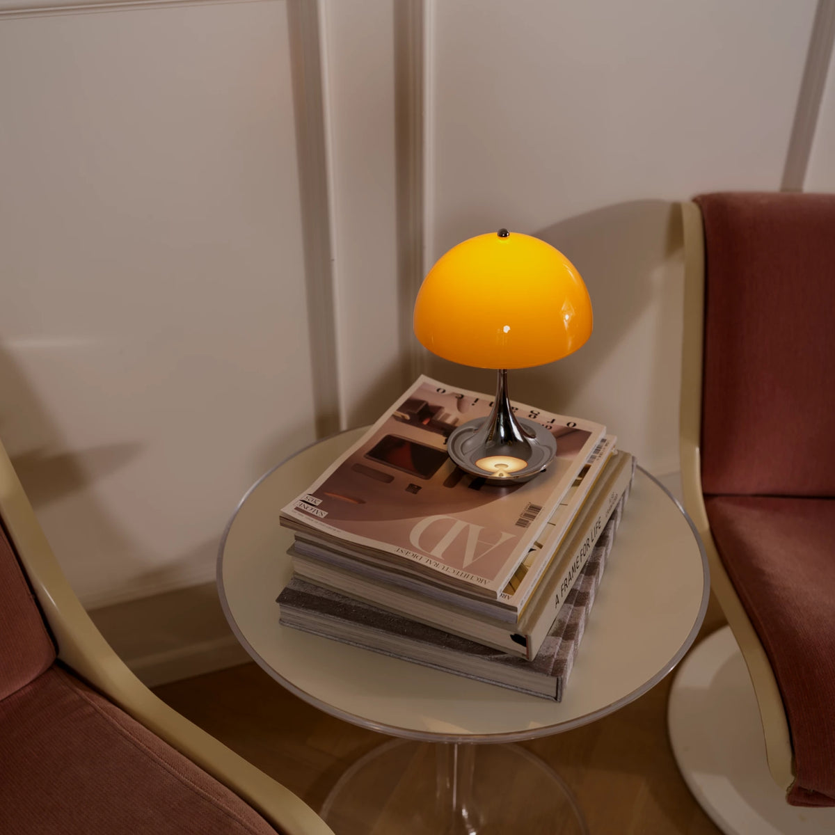 Panthella portable lamp The Originals opaque orange de Louis Poulsen
