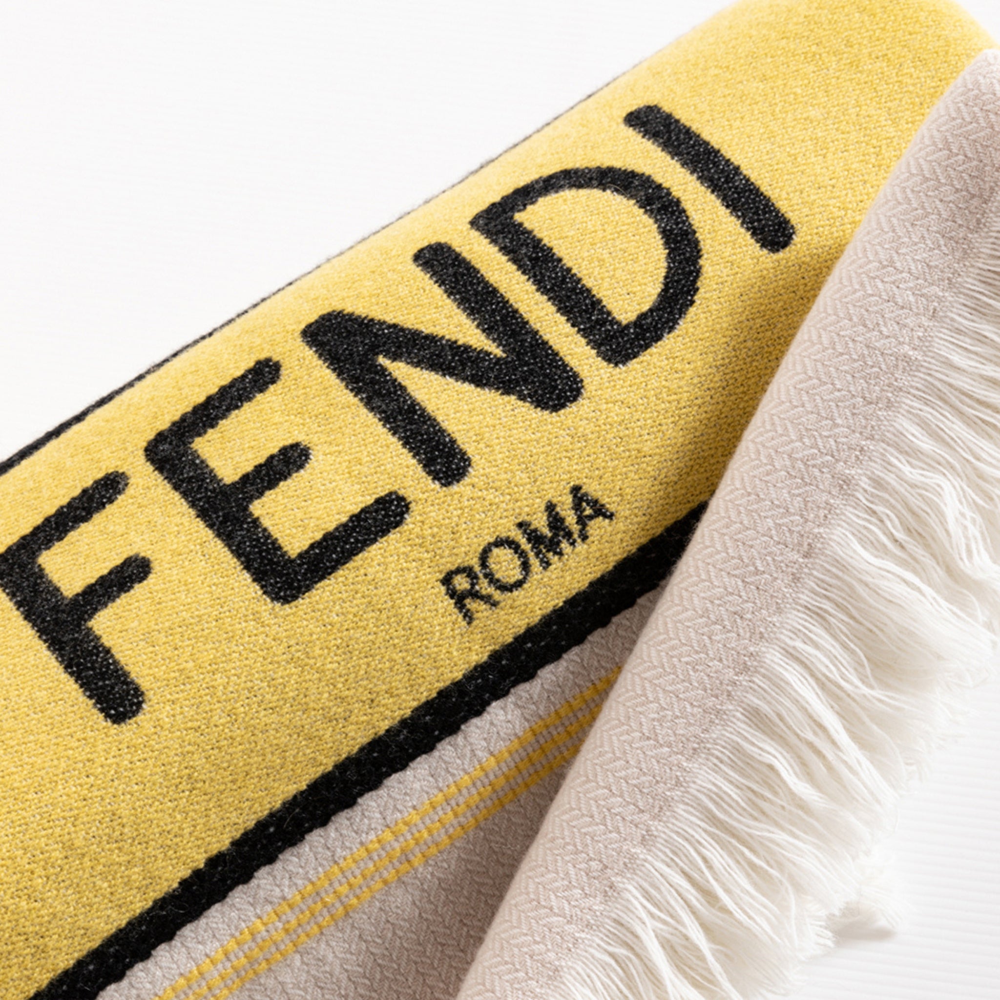 Plaid Bajadera jaune de Fendi casa