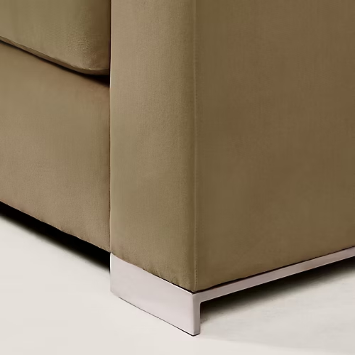 Canapé Pryce – Pieds en acier de Ralph Lauren | Maison Territo