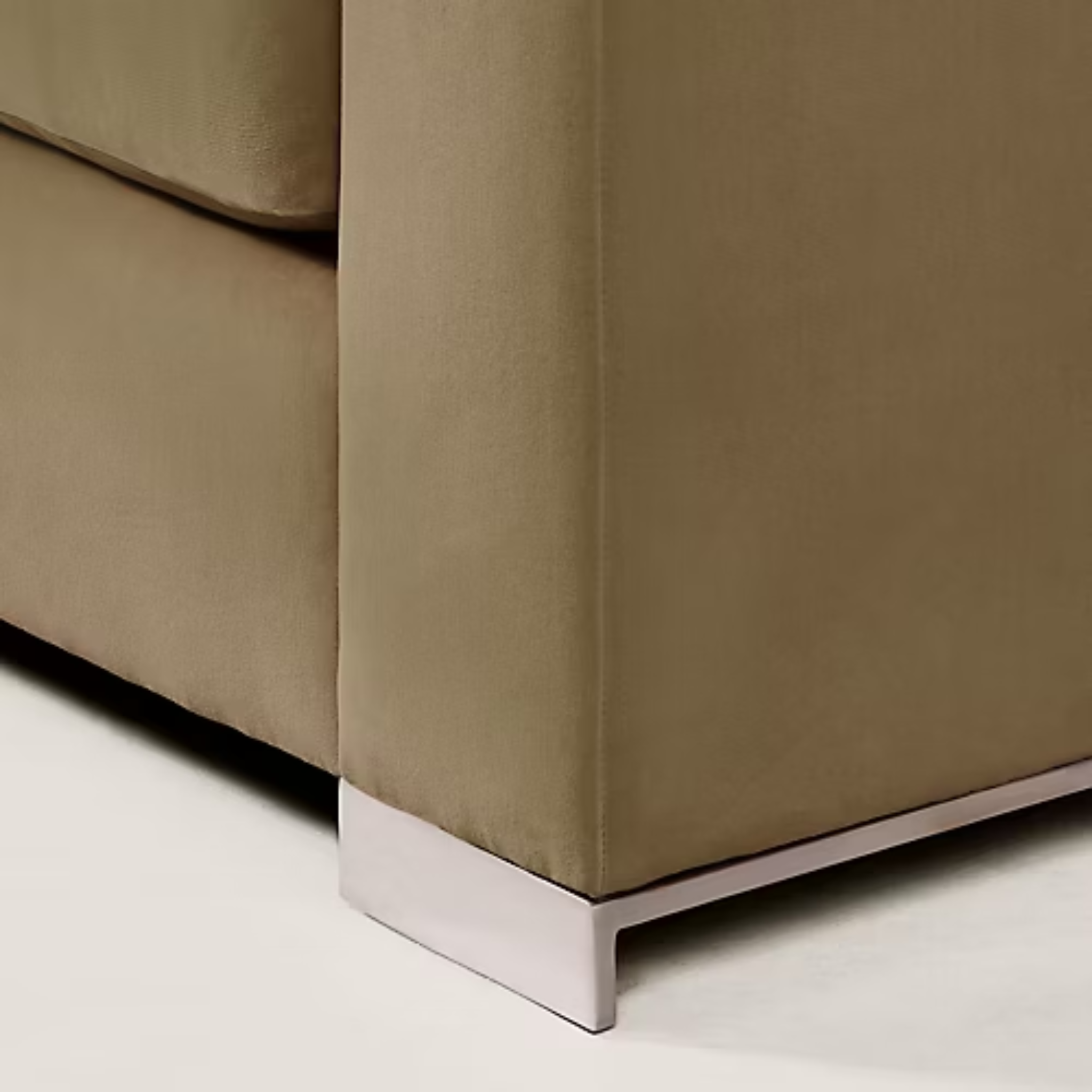Canapé Pryce – Pieds en acier de Ralph Lauren | Maison Territo