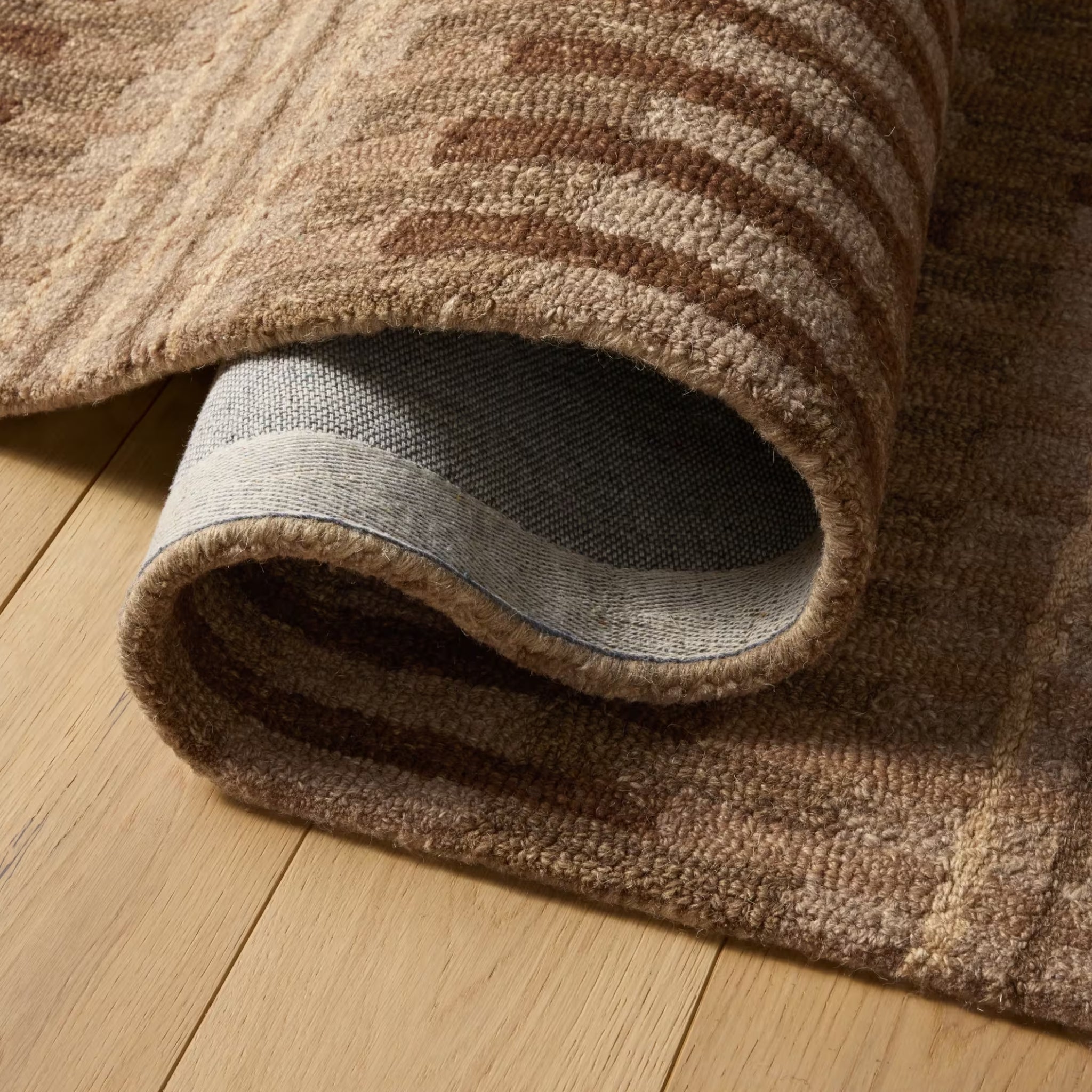 Tapis Ridge de Joon Loloi