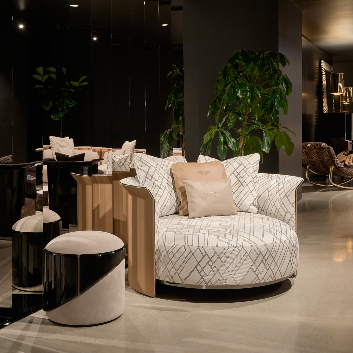 Ottoman Ryde de Bentley Home