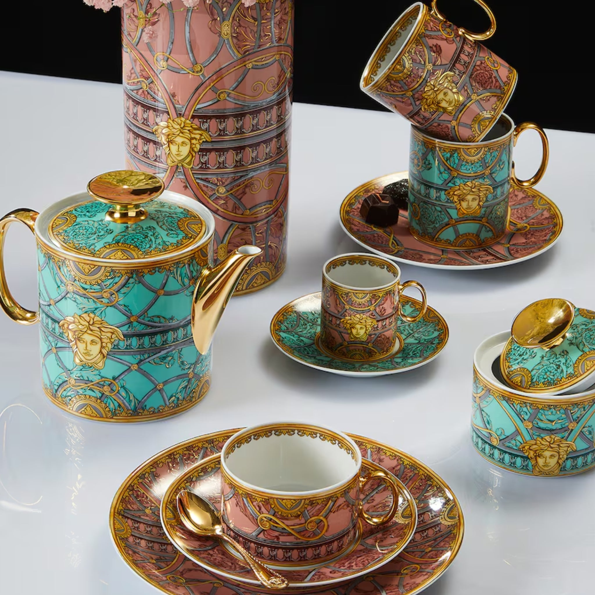 Set de tasse à thé & soucoupe Scala del Palazzo Rosa de Versace Home
