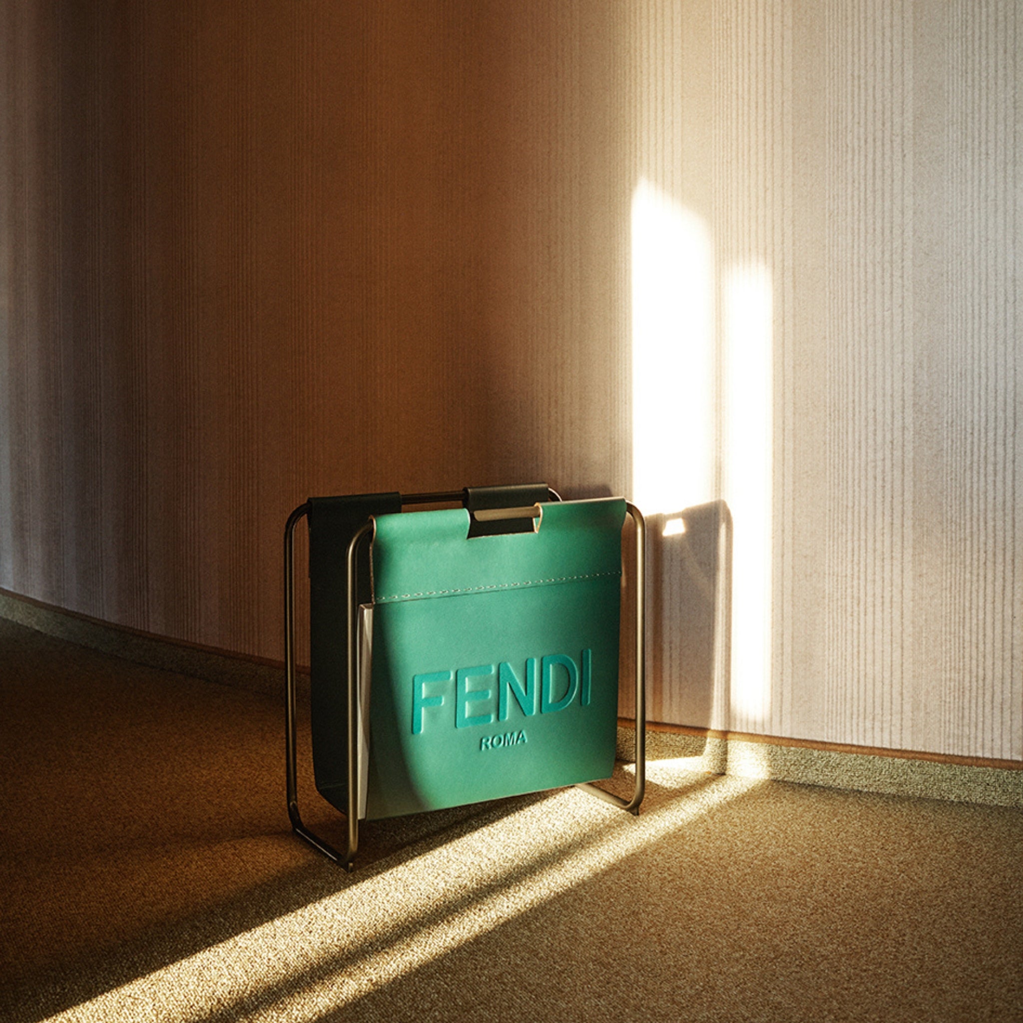 Porte-revues Sunrise de Fendi Casa