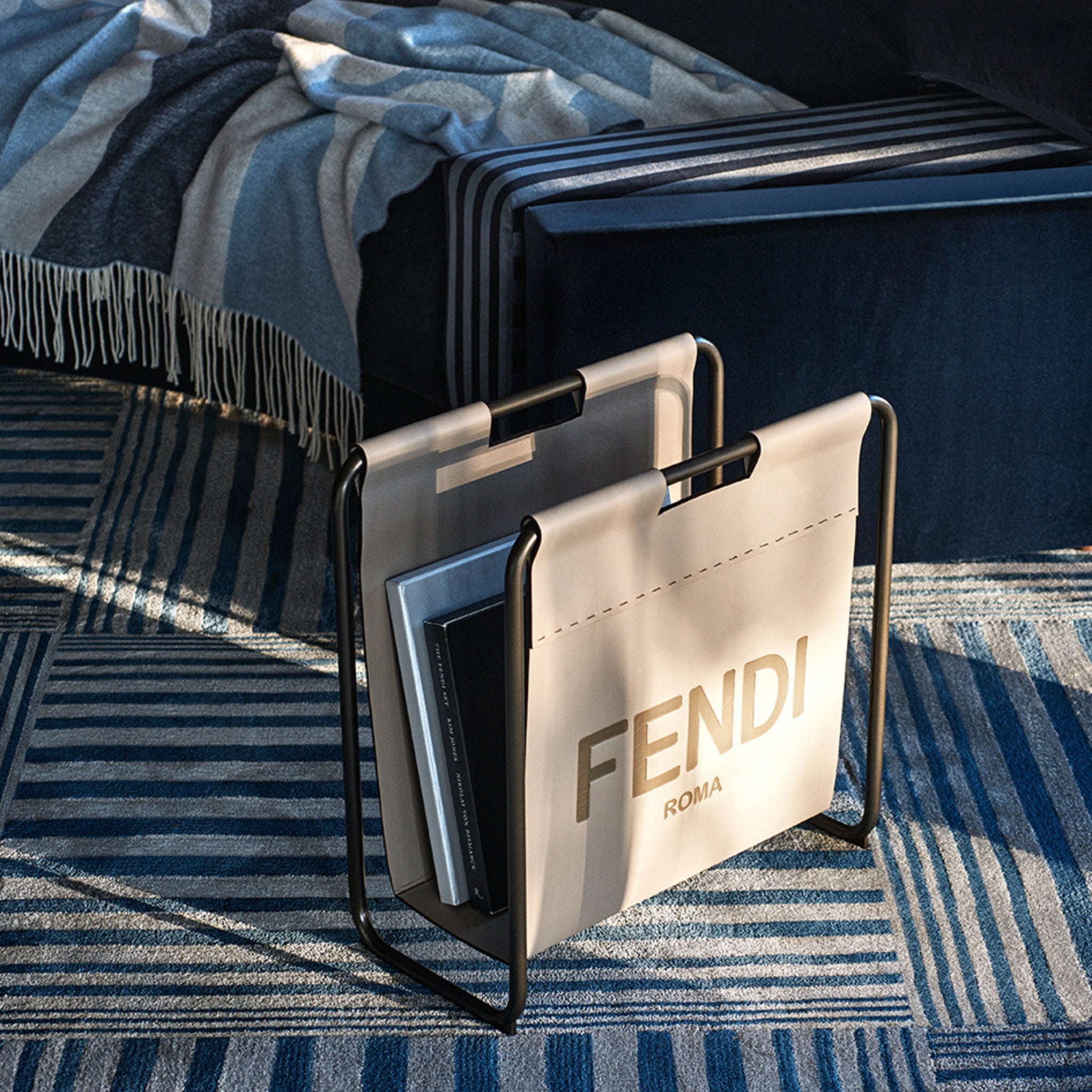 Porte-revues Sunrise de Fendi Casa
