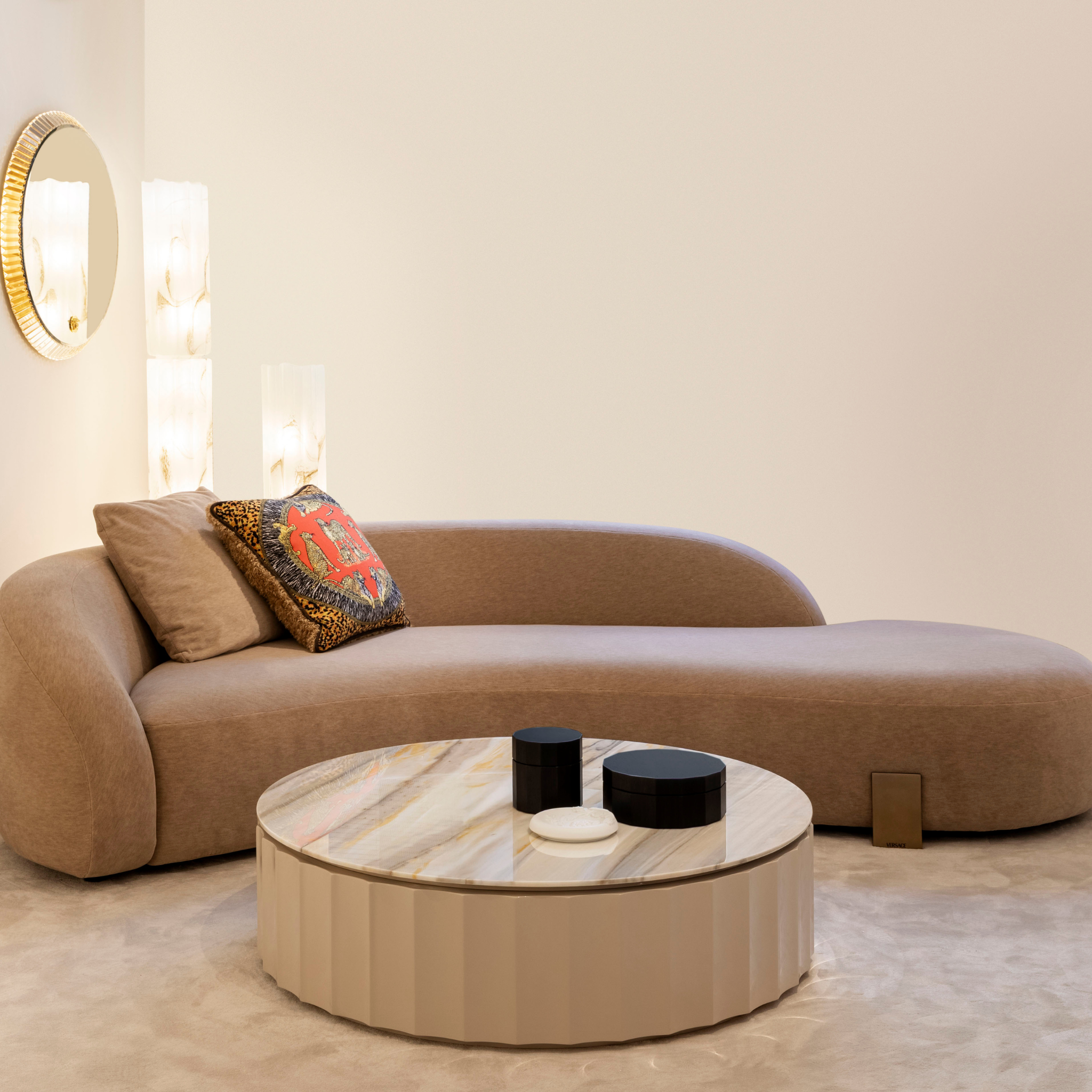 Acropolis side table by Versace Home | Maison Territo