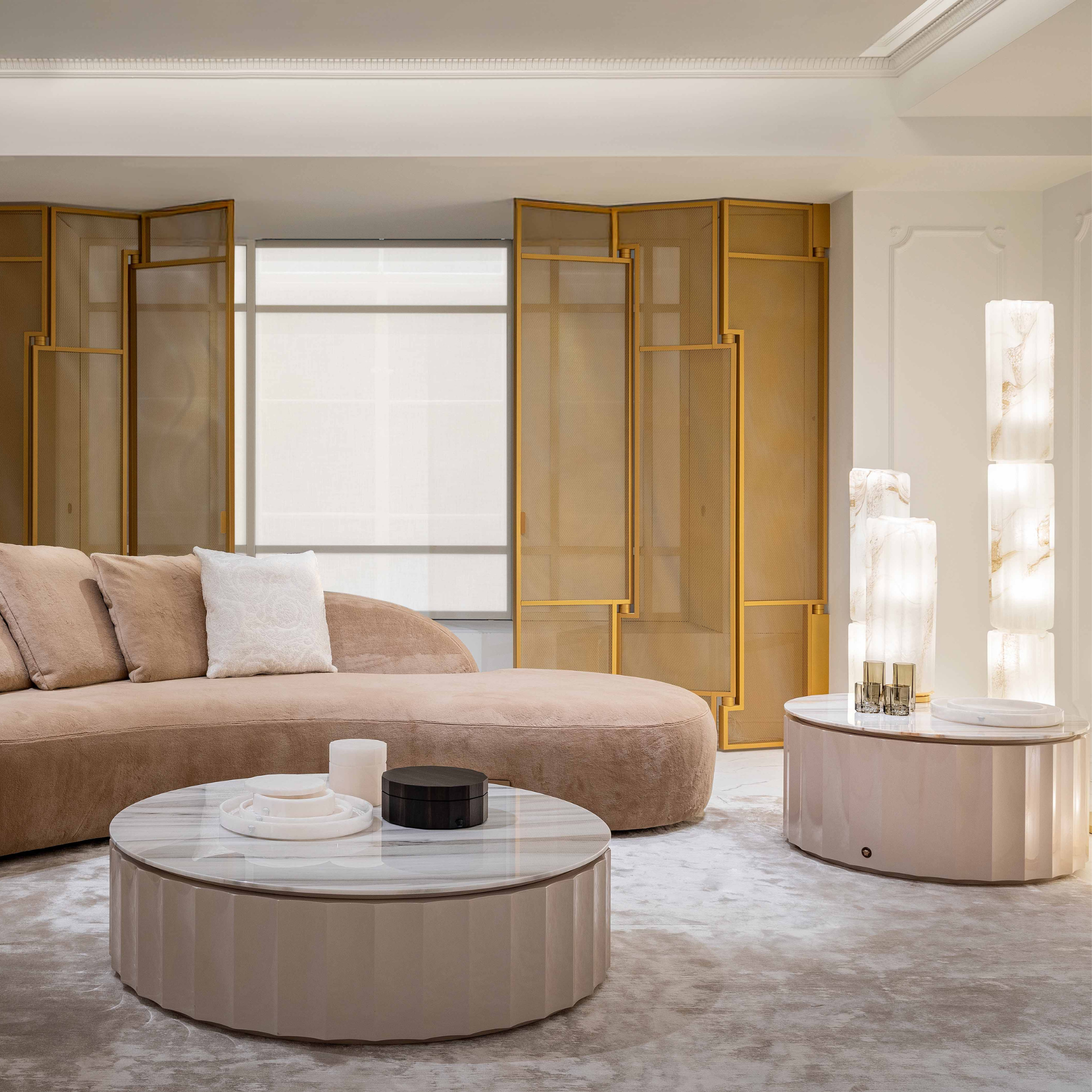 Acropolis side table by Versace Home | Maison Territo