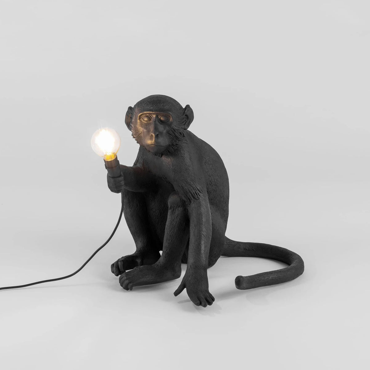 La lampe Monkey version assise noire de Seletti