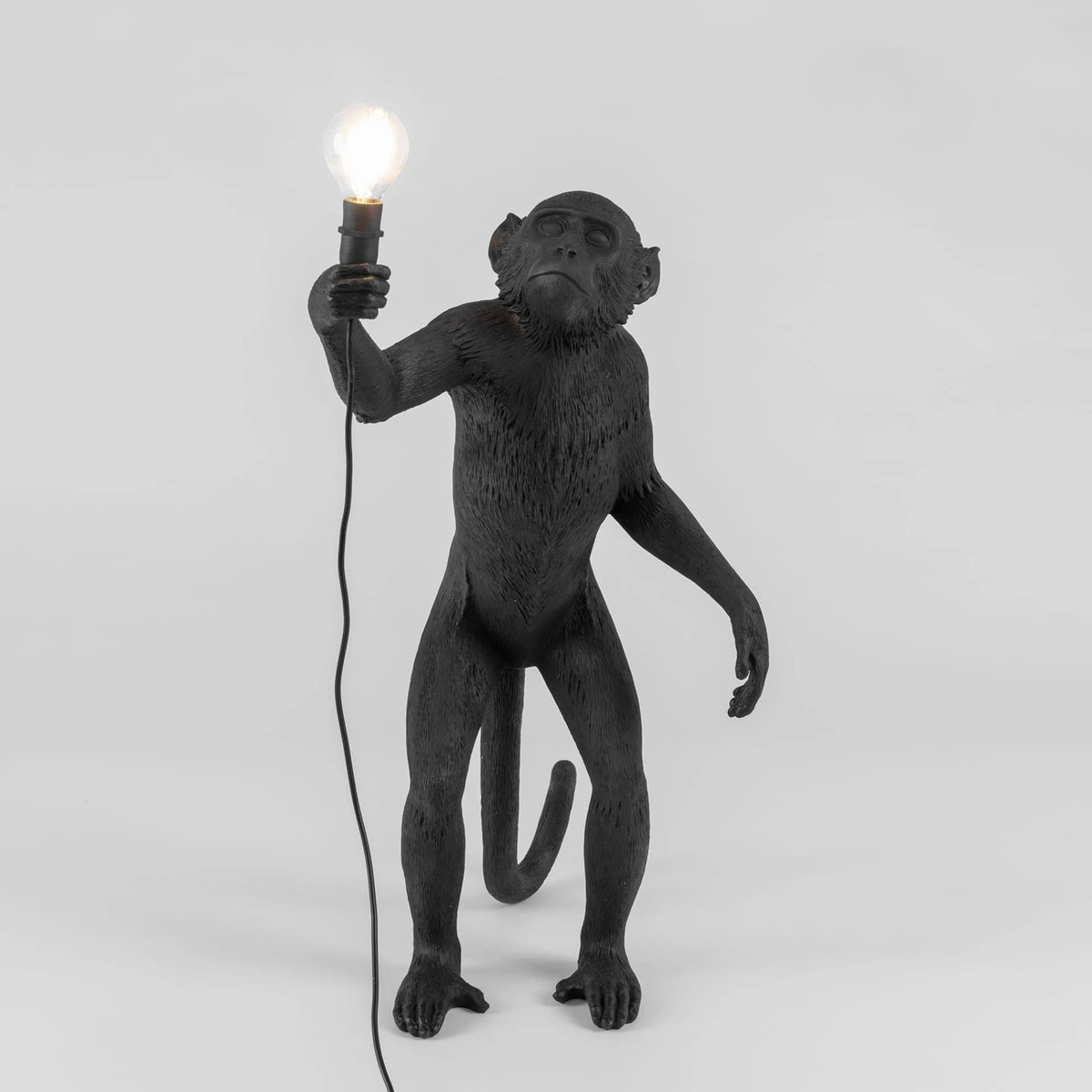 La lampe Monkey version debout noire de Seletti