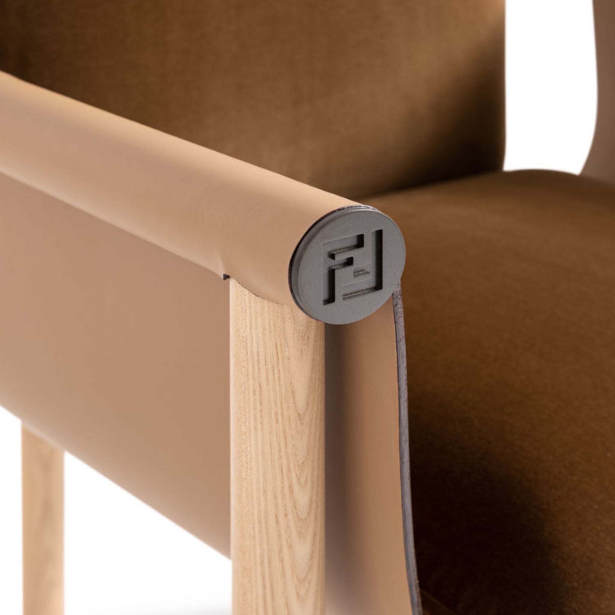 Chaise Totu Wood de Fendi Casa