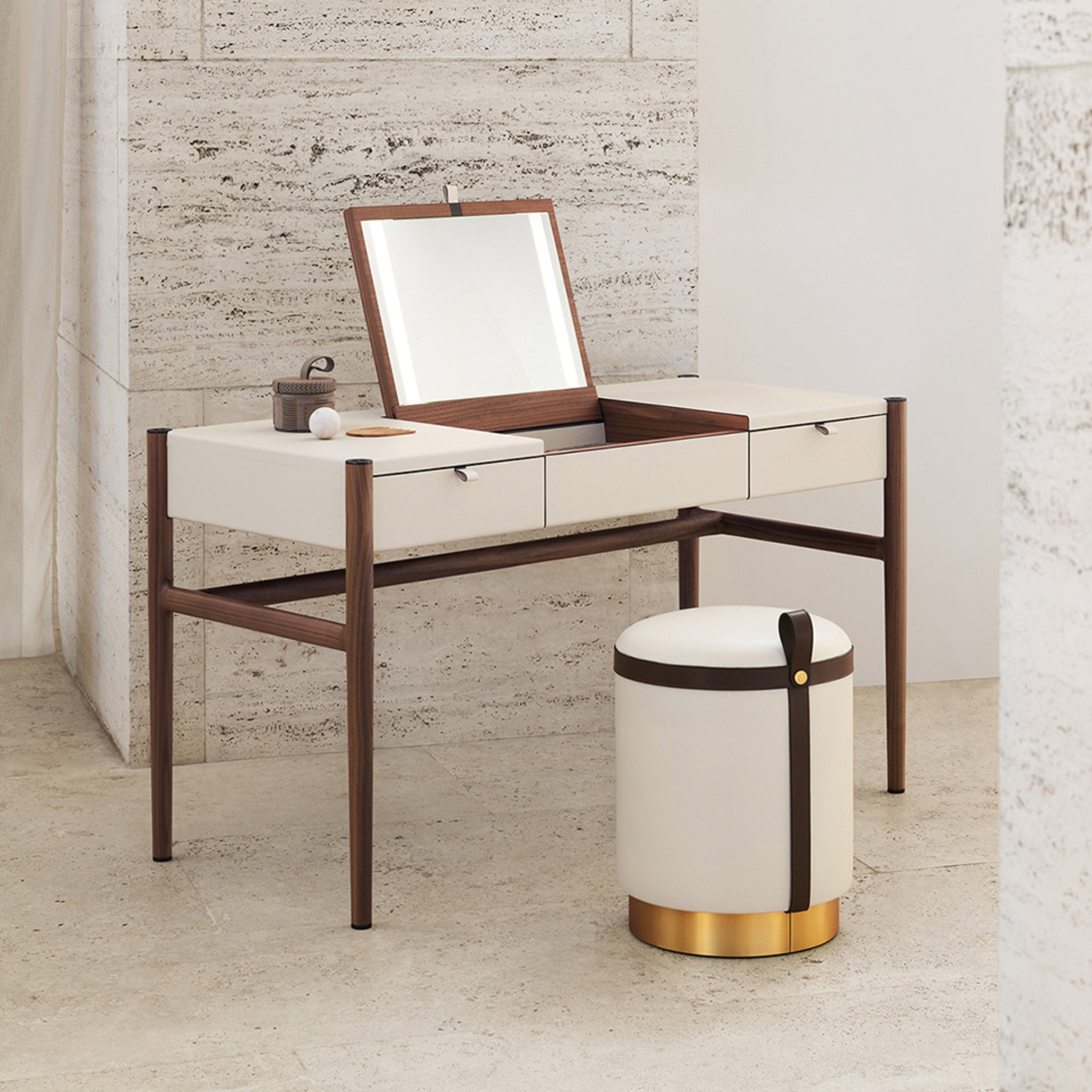 Pouf Vanitoso de Fendi Casa