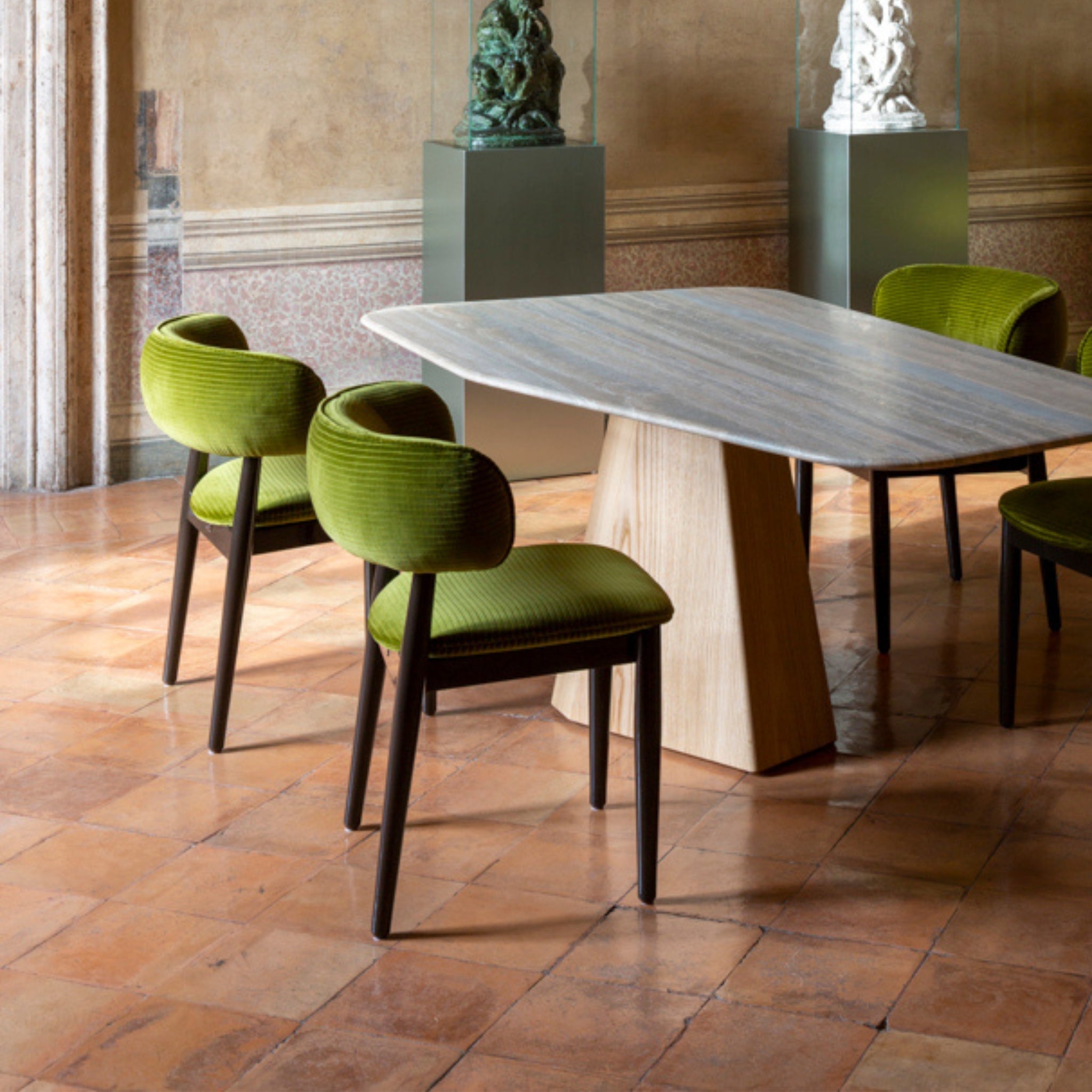 Chaise virgola de Fendi Casa