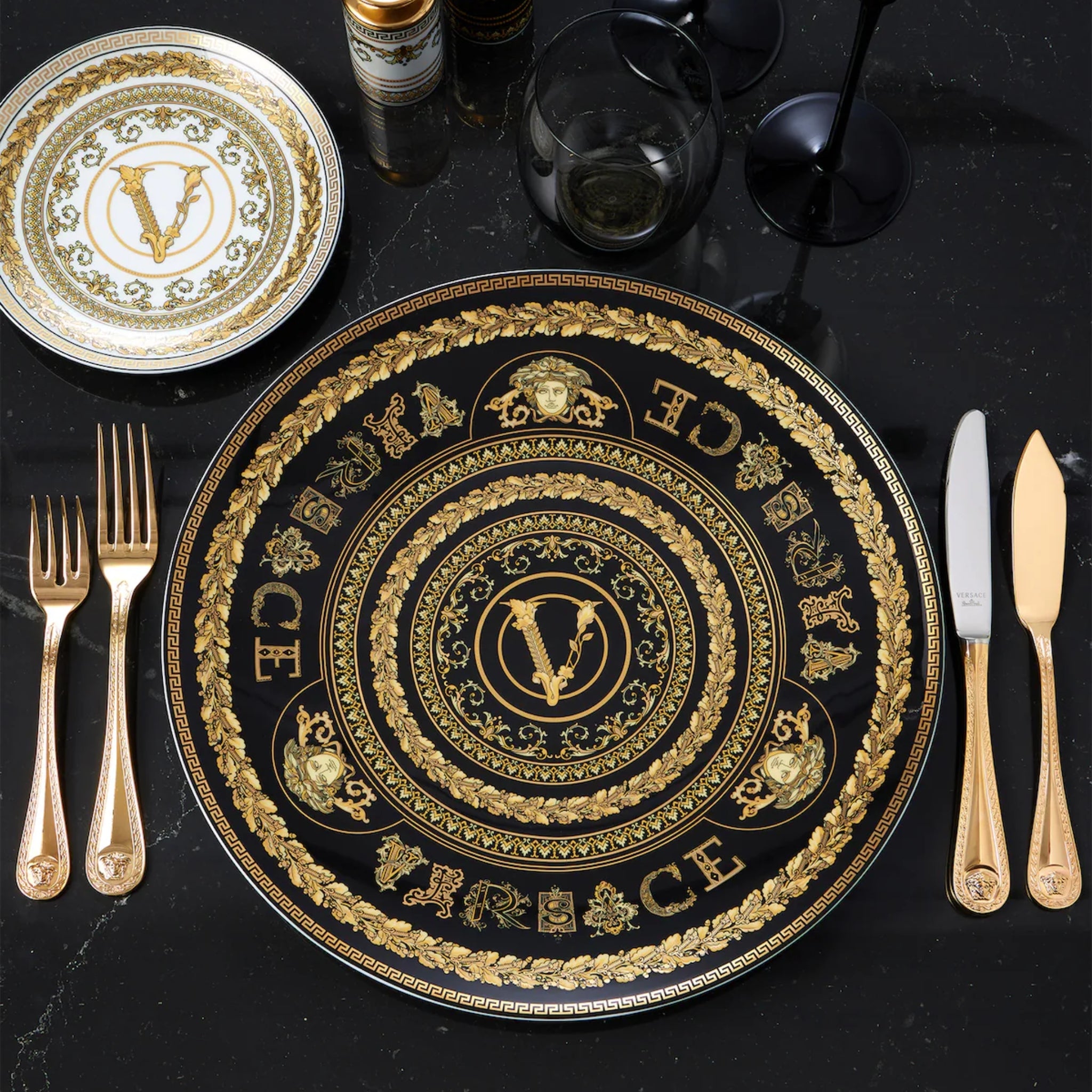 Assiette de présentation Virtus Gala de Versace Home