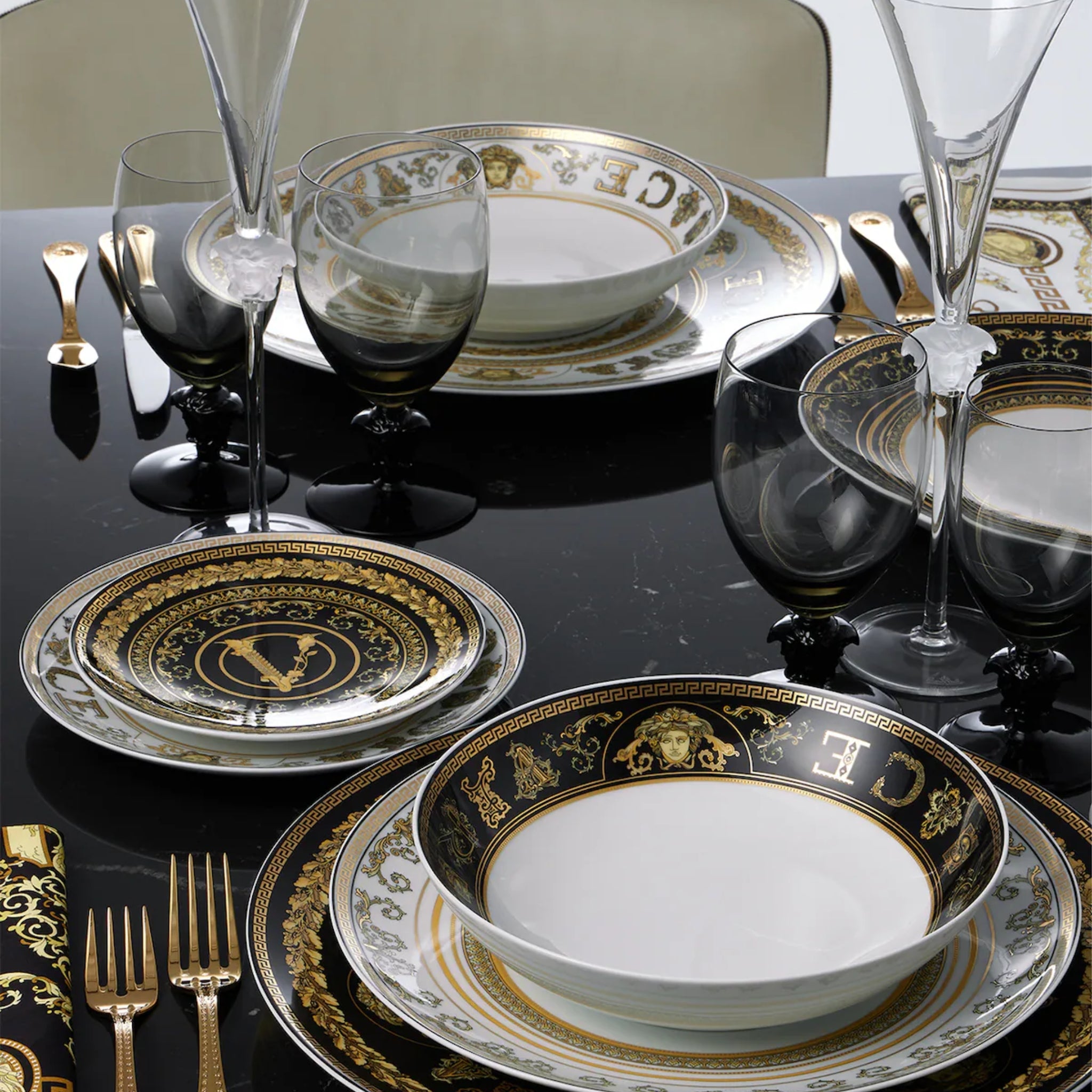 Assiette creuse Virtus Gala de Versace Home