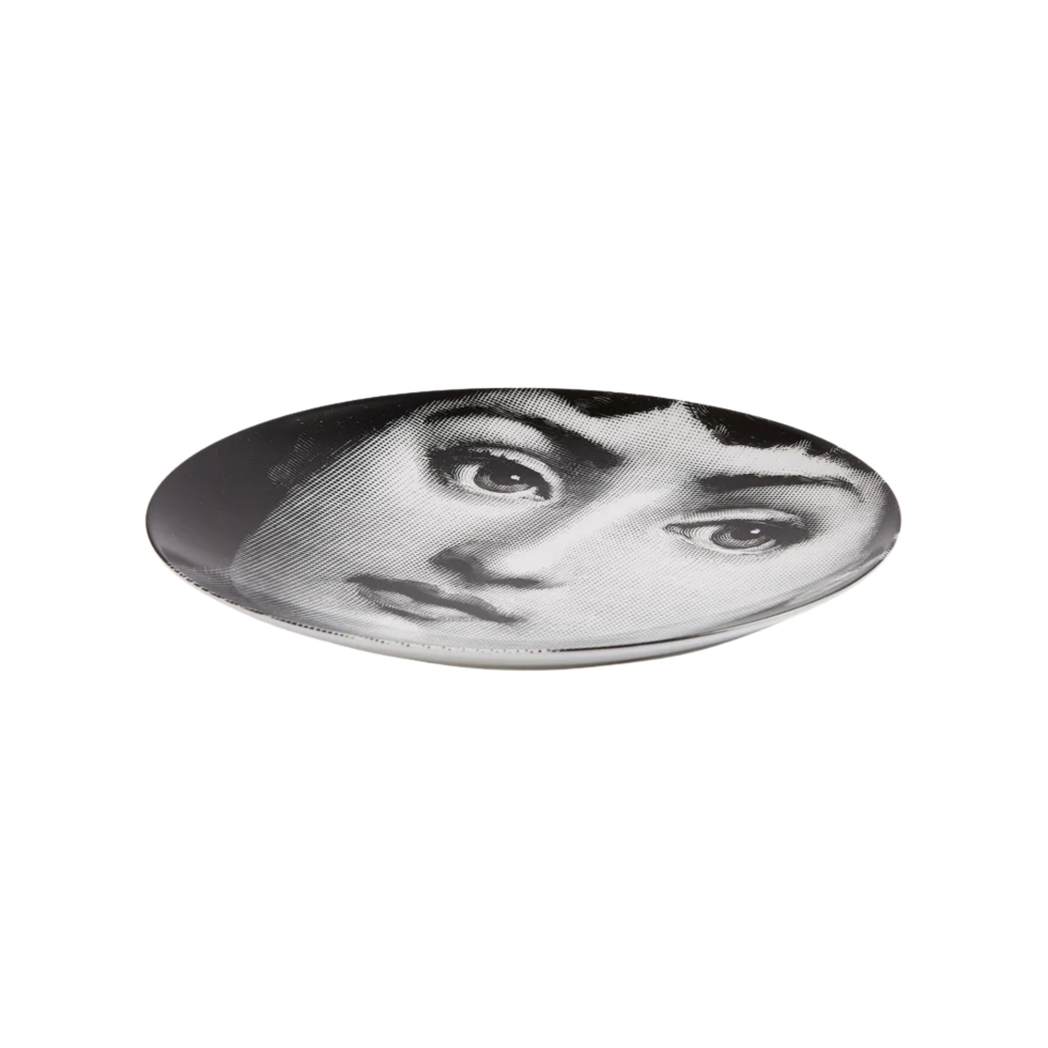 Assiette murale Fornasetti Tema e Variazioni n.1 de Fornasetti | Maison Territo