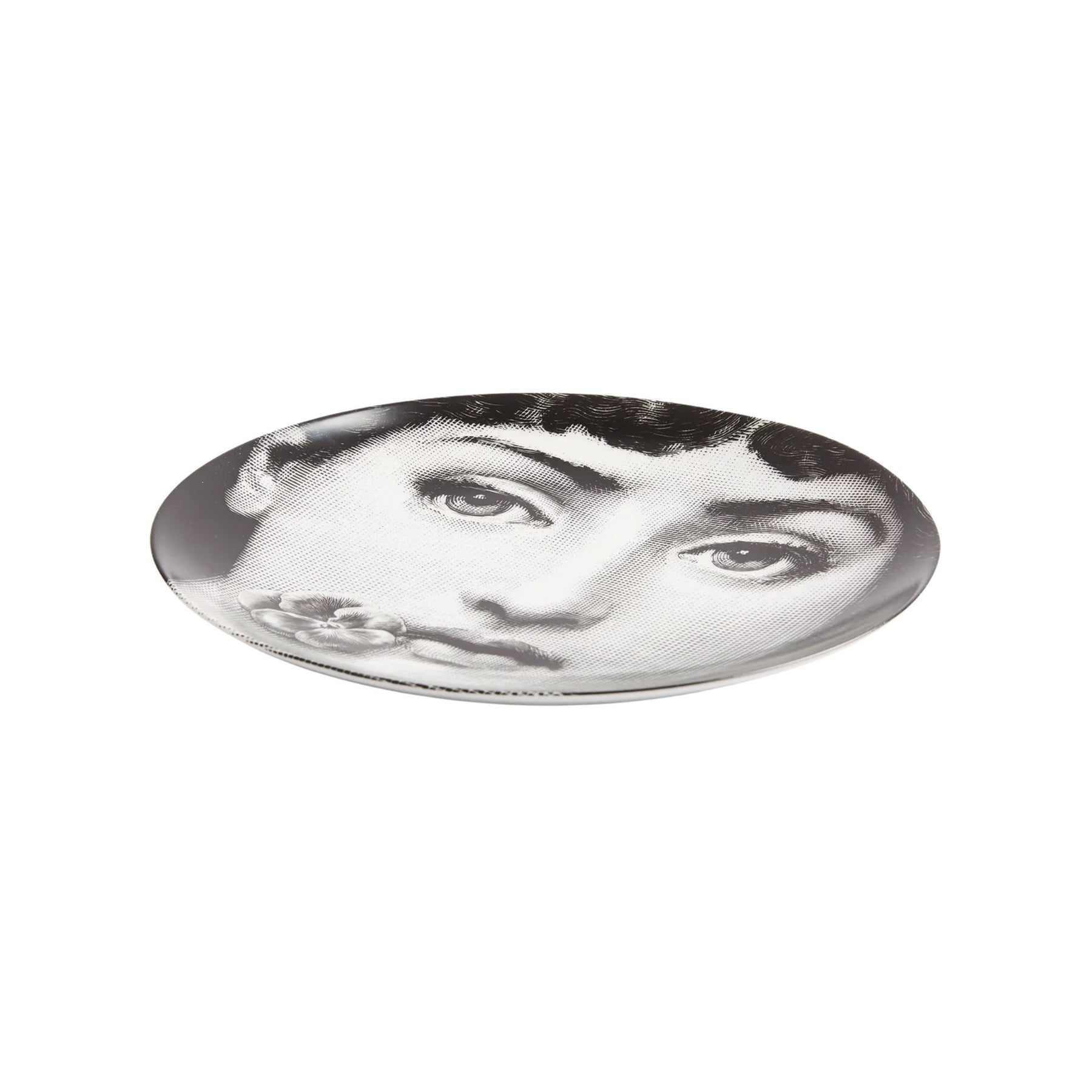 Assiette murale Fornasetti Tema e Variazioni n.137 de Fornasetti | Maison Territo