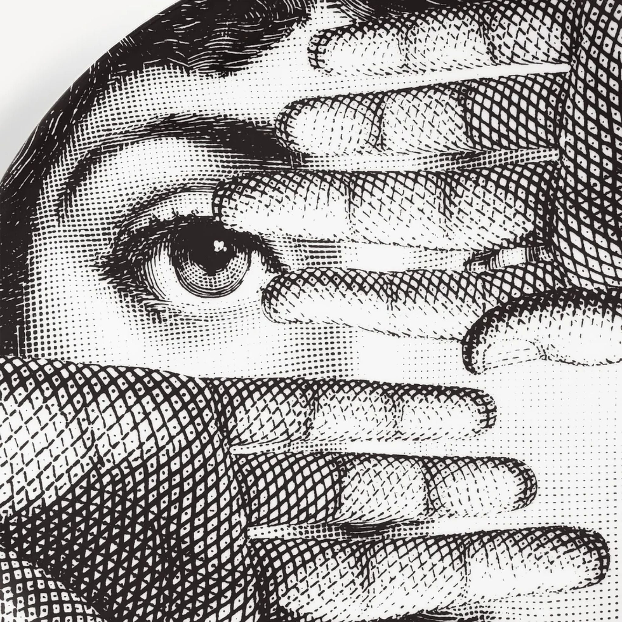 Assiette murale Fornasetti Tema e Variazioni n.154 de Fornasetti | Maison Territo