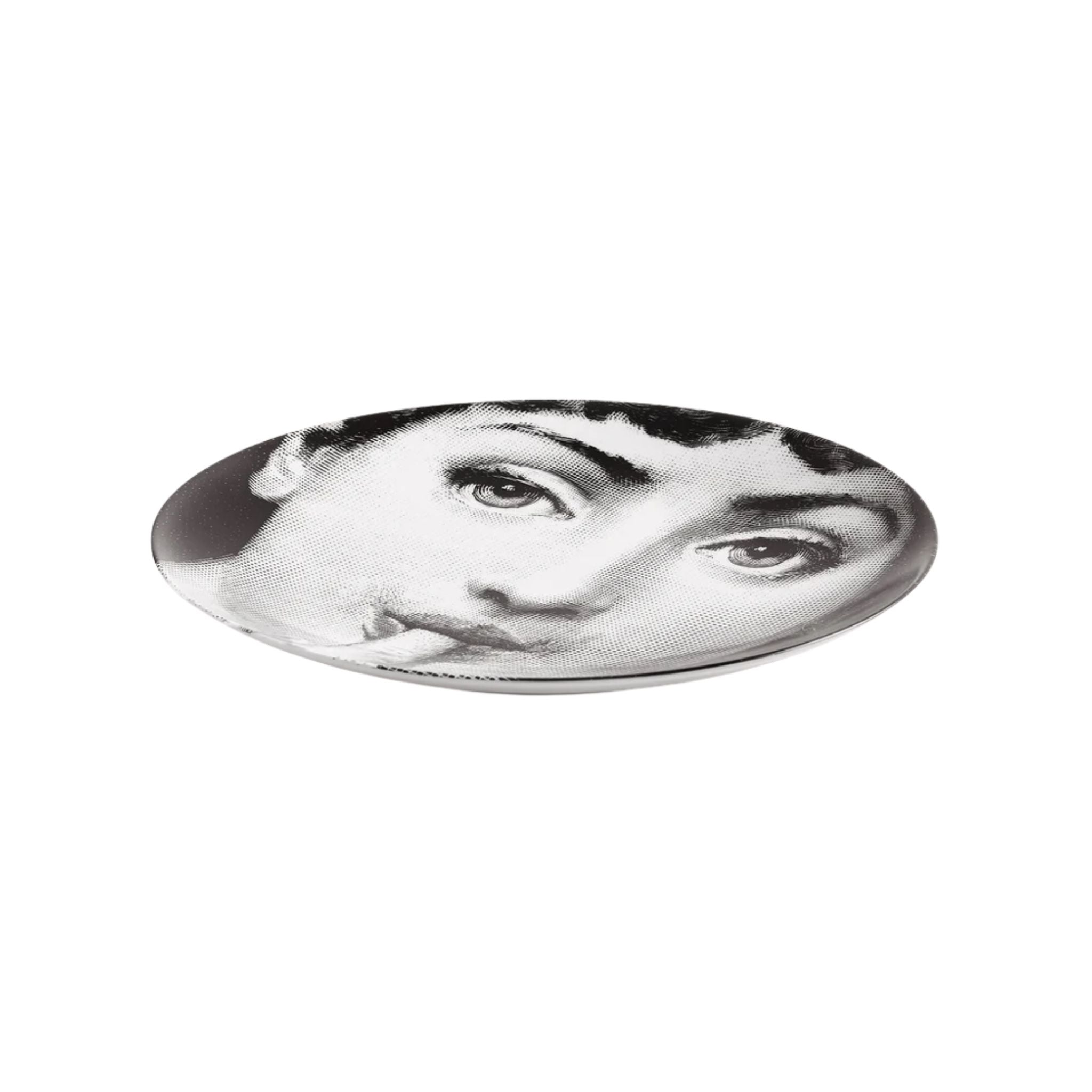 Assiette murale Fornasetti Tema e Variazioni n.178 de Fornasetti | Maison Territo