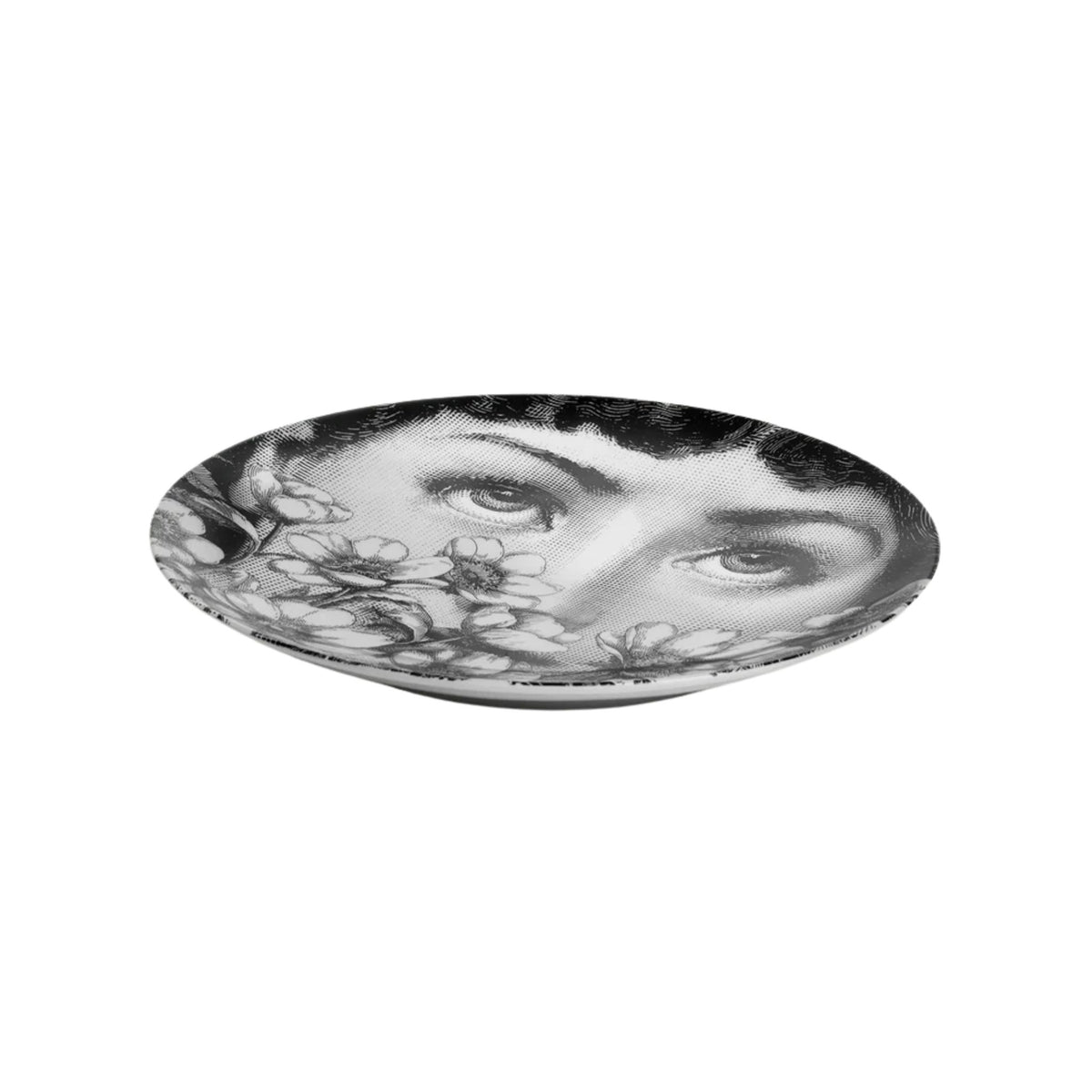 Assiette murale Fornasetti Tema e Variazioni n.410 de Fornasetti | Maison Territo
