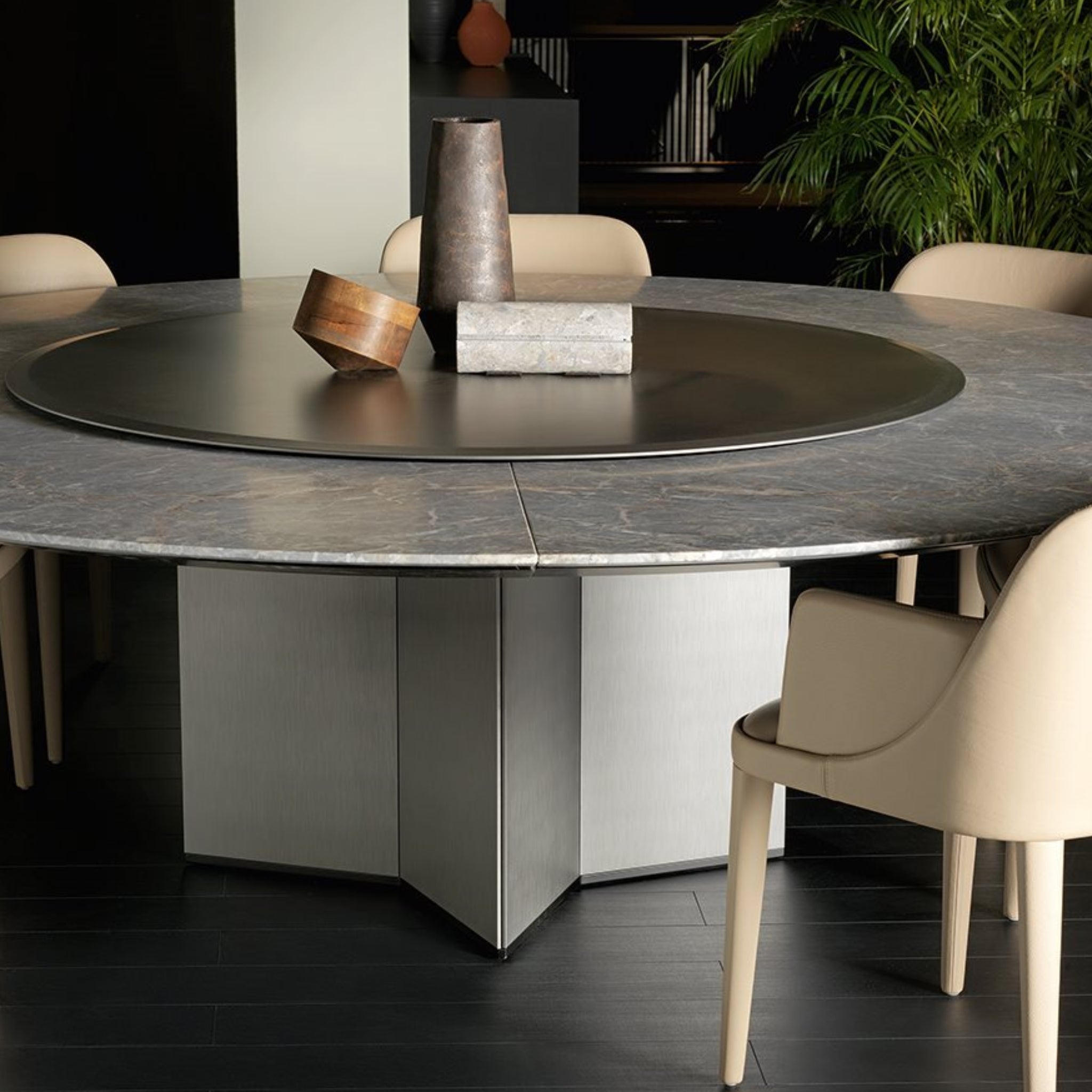 Table Yol Sect par Gallotti&Radice